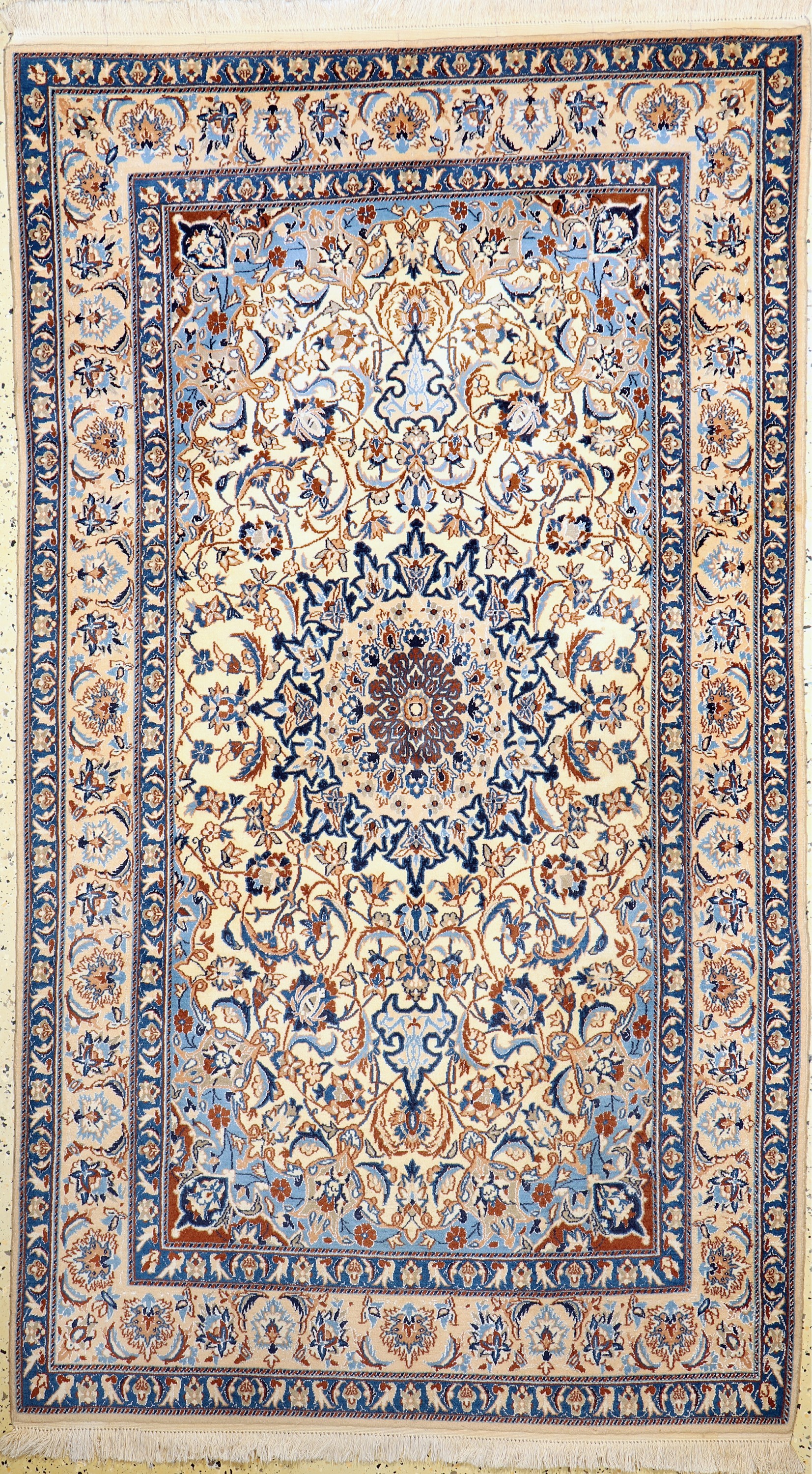 Nain fein(9 La), Persien, um 1960, Korkwolle mit Seide, ca. 217 x 123 cm, EHZ: 2
