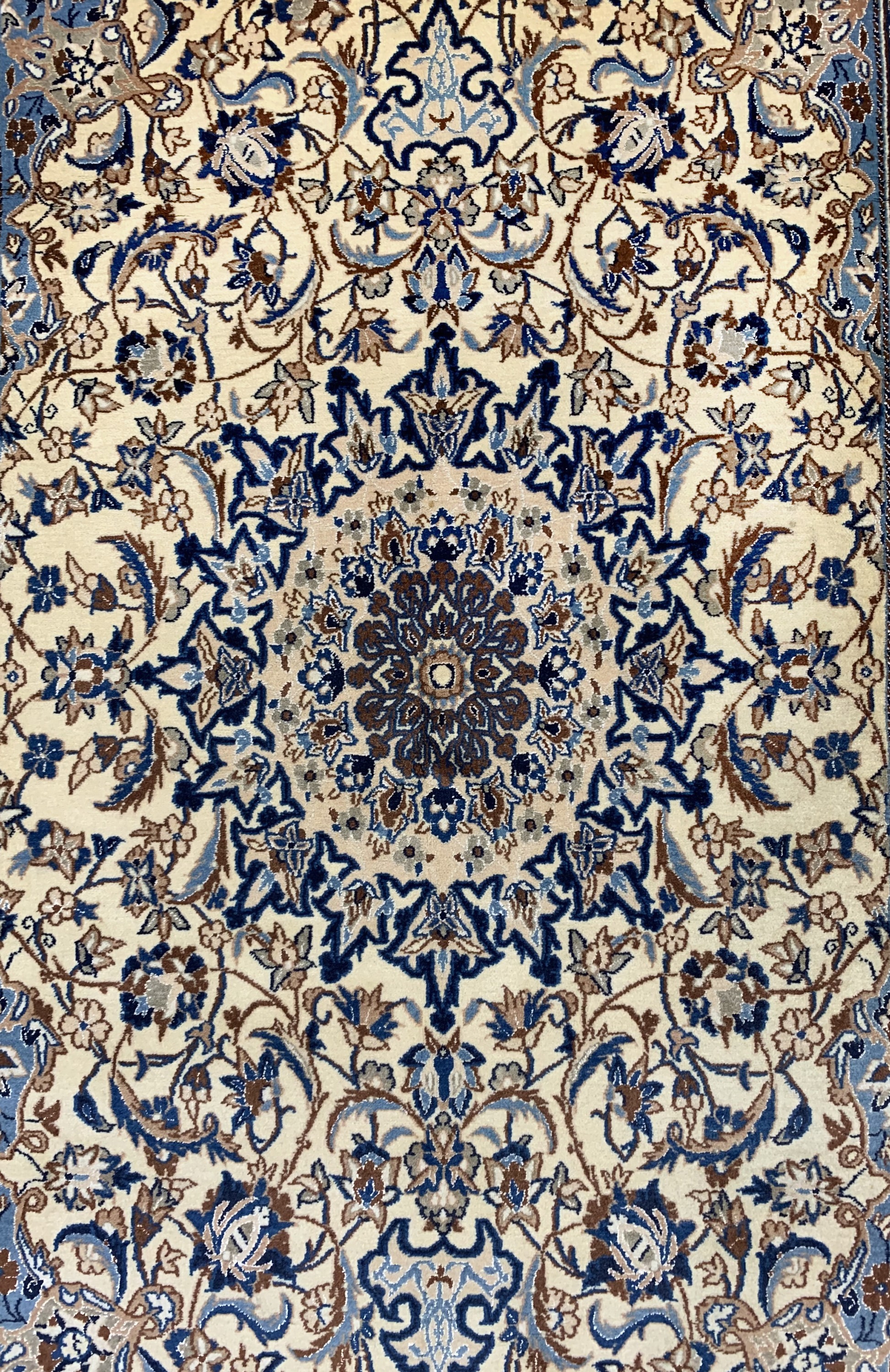 Detail b: Nain fein(9 La), Persien, um 1960, Korkwolle mit Seide, ca. 217 x 123 cm, EHZ: 2