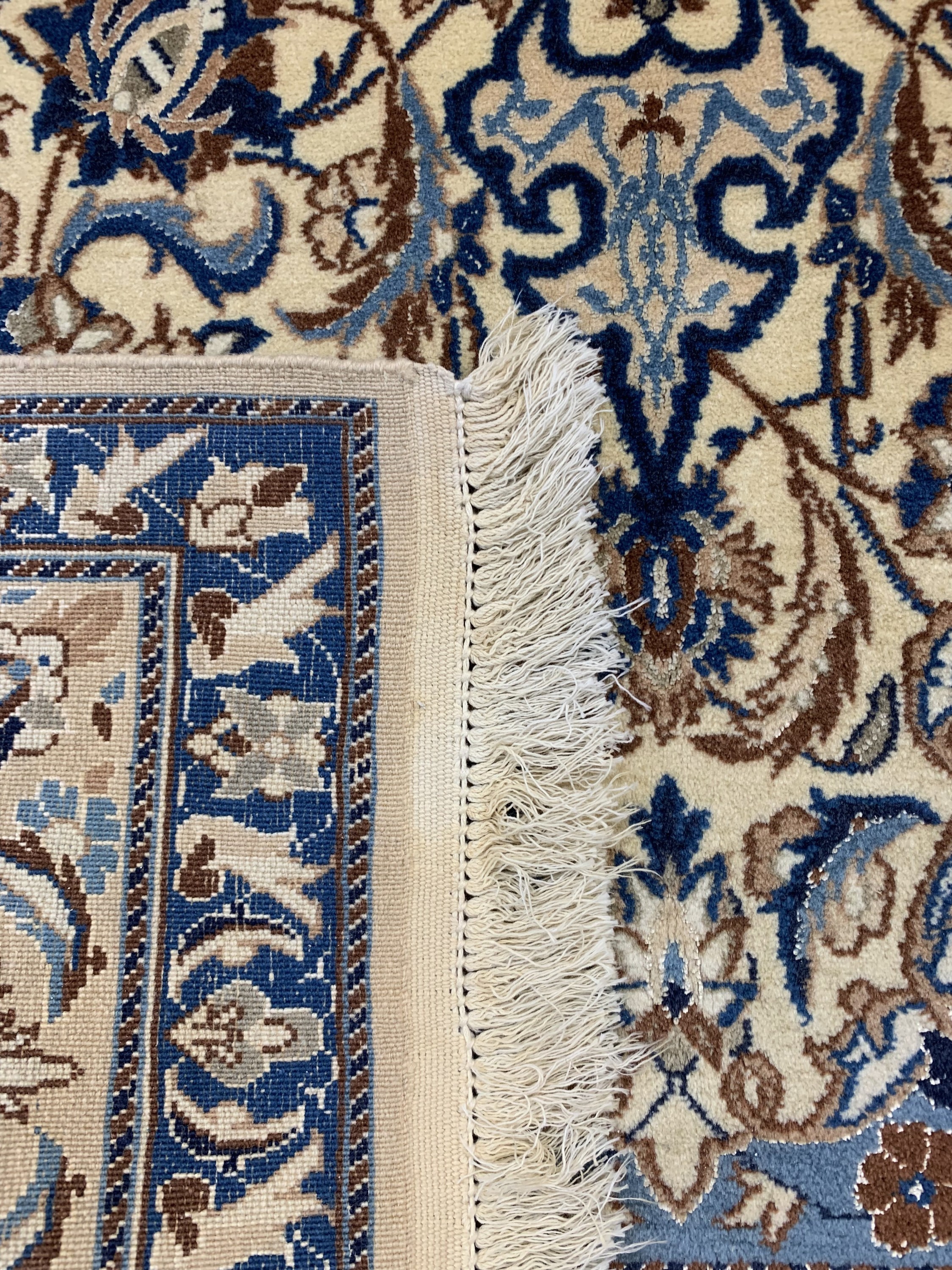 Detail e: Nain fein(9 La), Persien, um 1960, Korkwolle mit Seide, ca. 217 x 123 cm, EHZ: 2