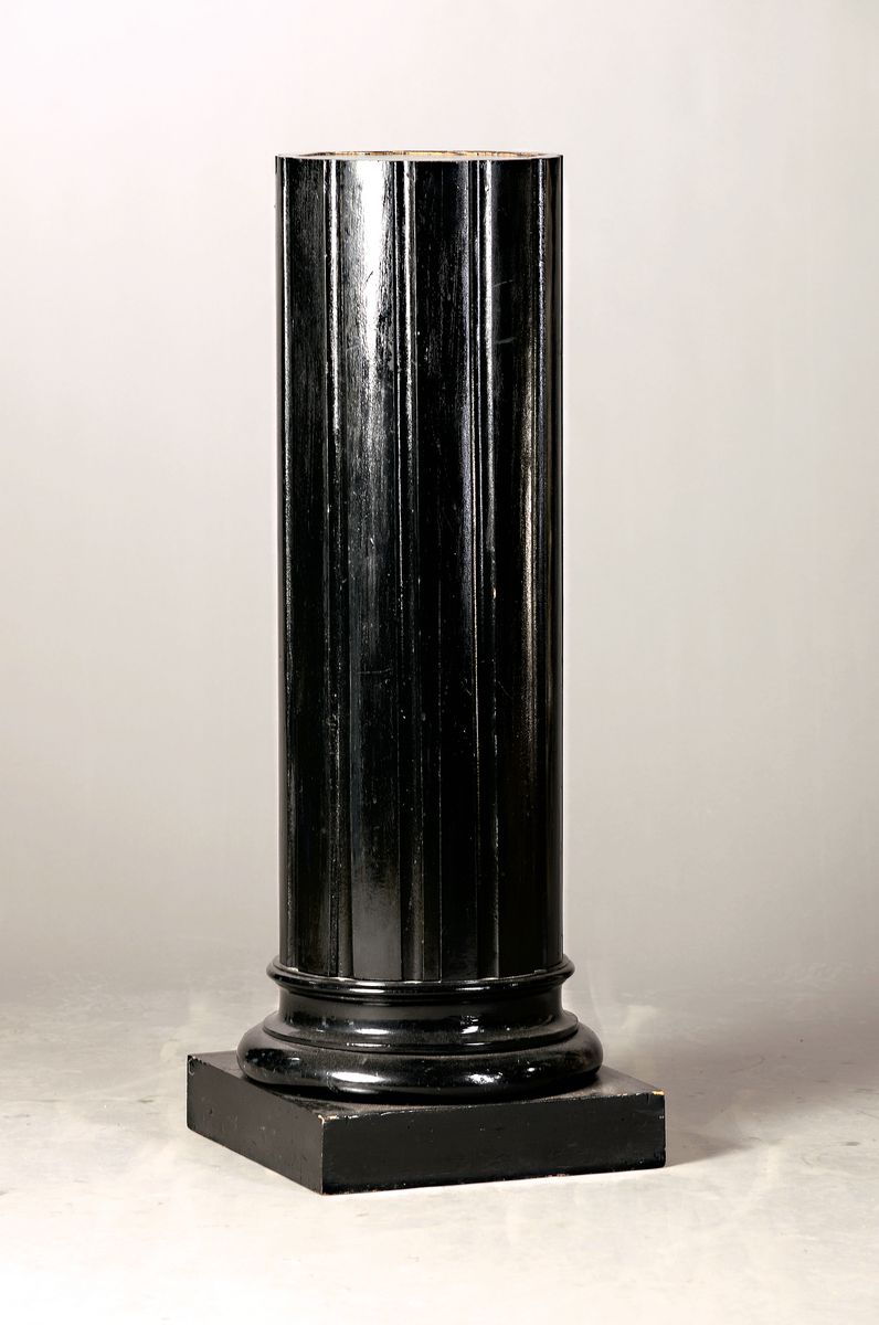 Holzsäule/Blumensäule, wohl deutsch, um 1900, mit stiltyp. Basis, ohne Kapitell, H. ca. 100 cm, EZ 2