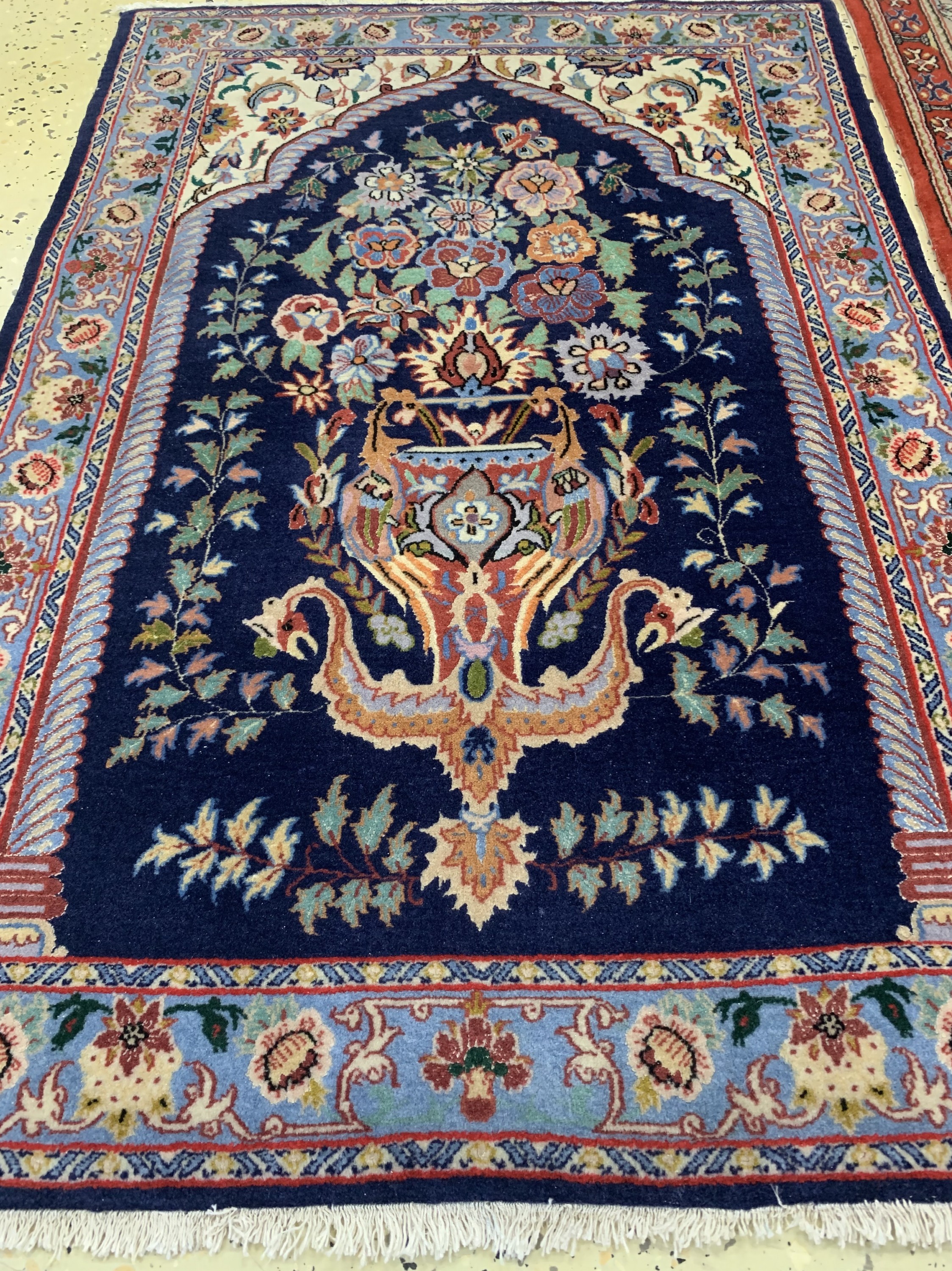 Detail b: Konvolut aus Esfahan fein, Persien, ca. 50 Jahre, Korkwolle mit und auf Seide, ca. 102 x 67 cm, ca. 1,0 Mio. Kn/qm, EHZ: 2, Ghom Kork, Persien, ca. ...