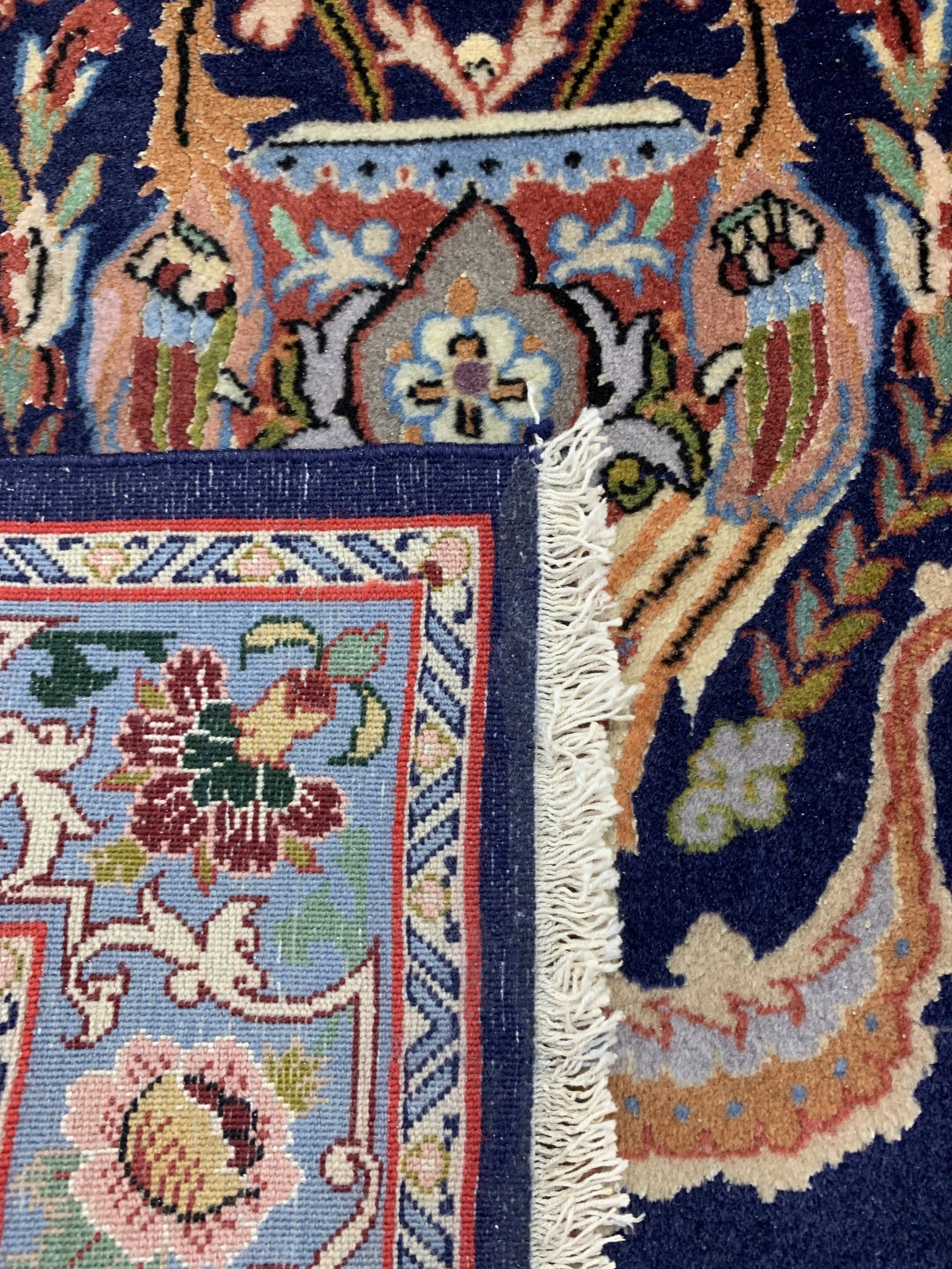 Detail c: Konvolut aus Esfahan fein, Persien, ca. 50 Jahre, Korkwolle mit und auf Seide, ca. 102 x 67 cm, ca. 1,0 Mio. Kn/qm, EHZ: 2, Ghom Kork, Persien, ca. ...