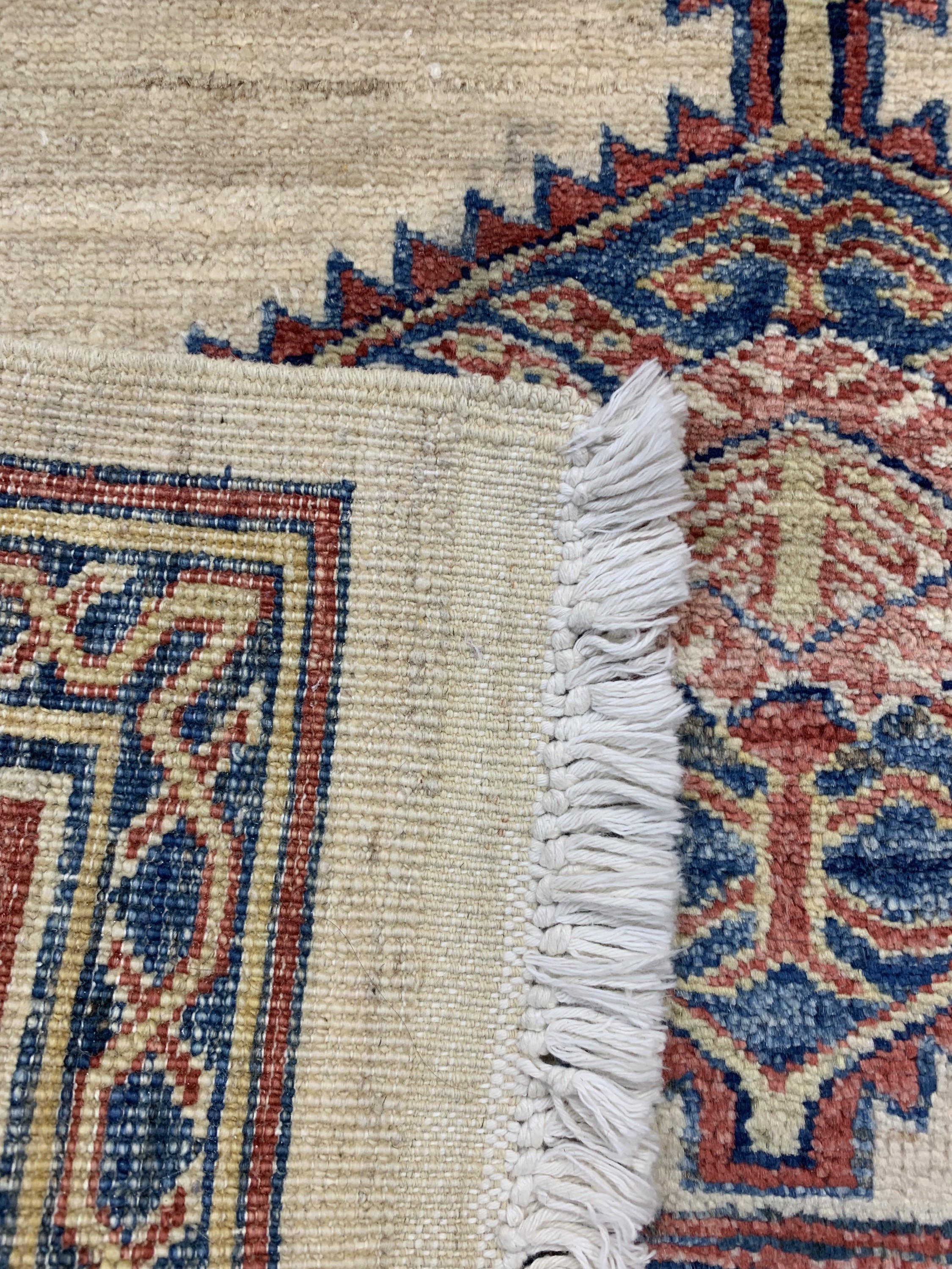 Detail b: Konvolut Kazak & Kayseri, Türkei, ca. 40 Jahre, Wolle auf Baumwolle, ca. 151 x 100 cm, EHZ: 2