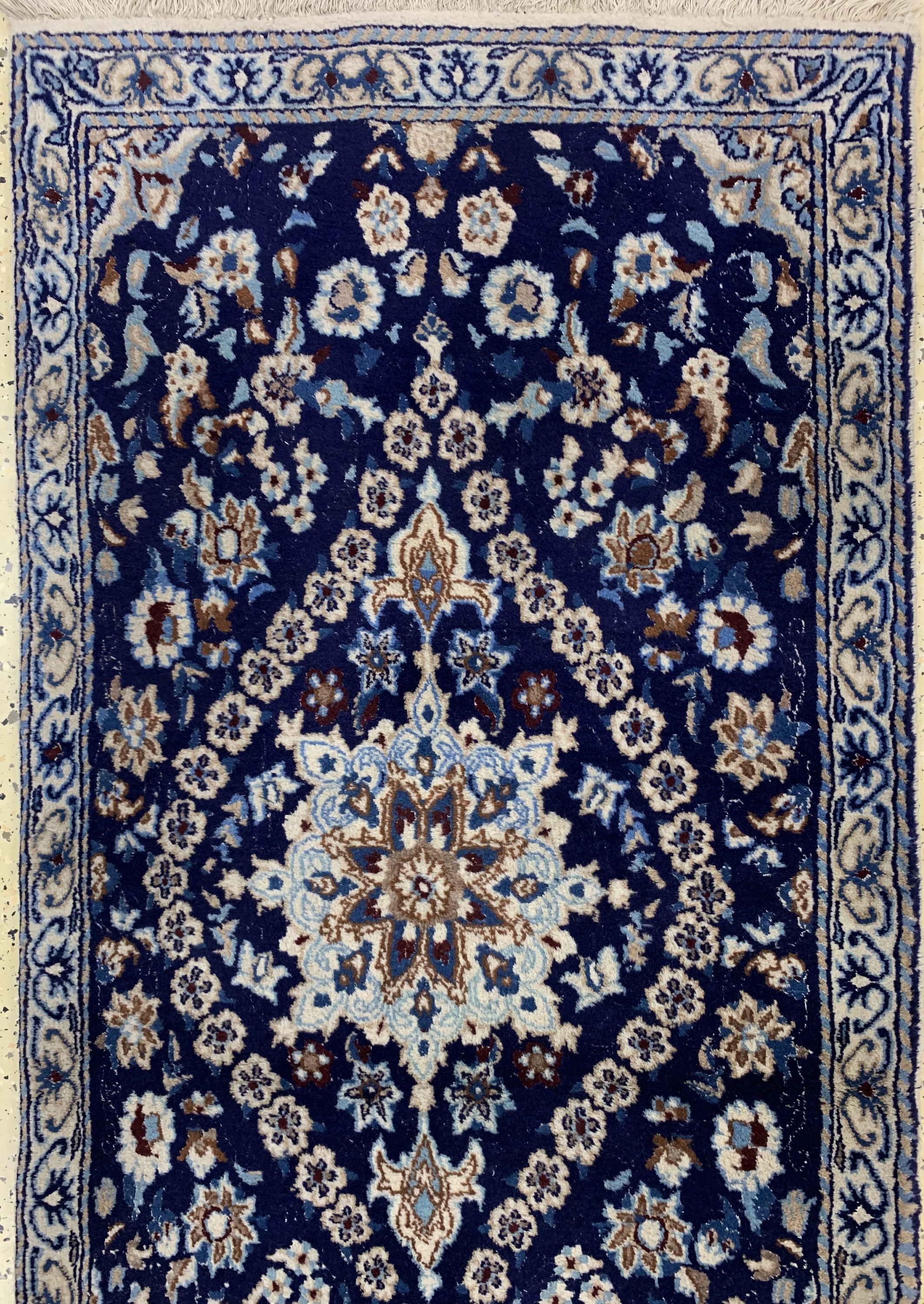 Detail a: Nain, Persien, ca. 40 Jahre, Wolle auf Baumwolle, ca. 284 x 78 cm, EHZ: 2