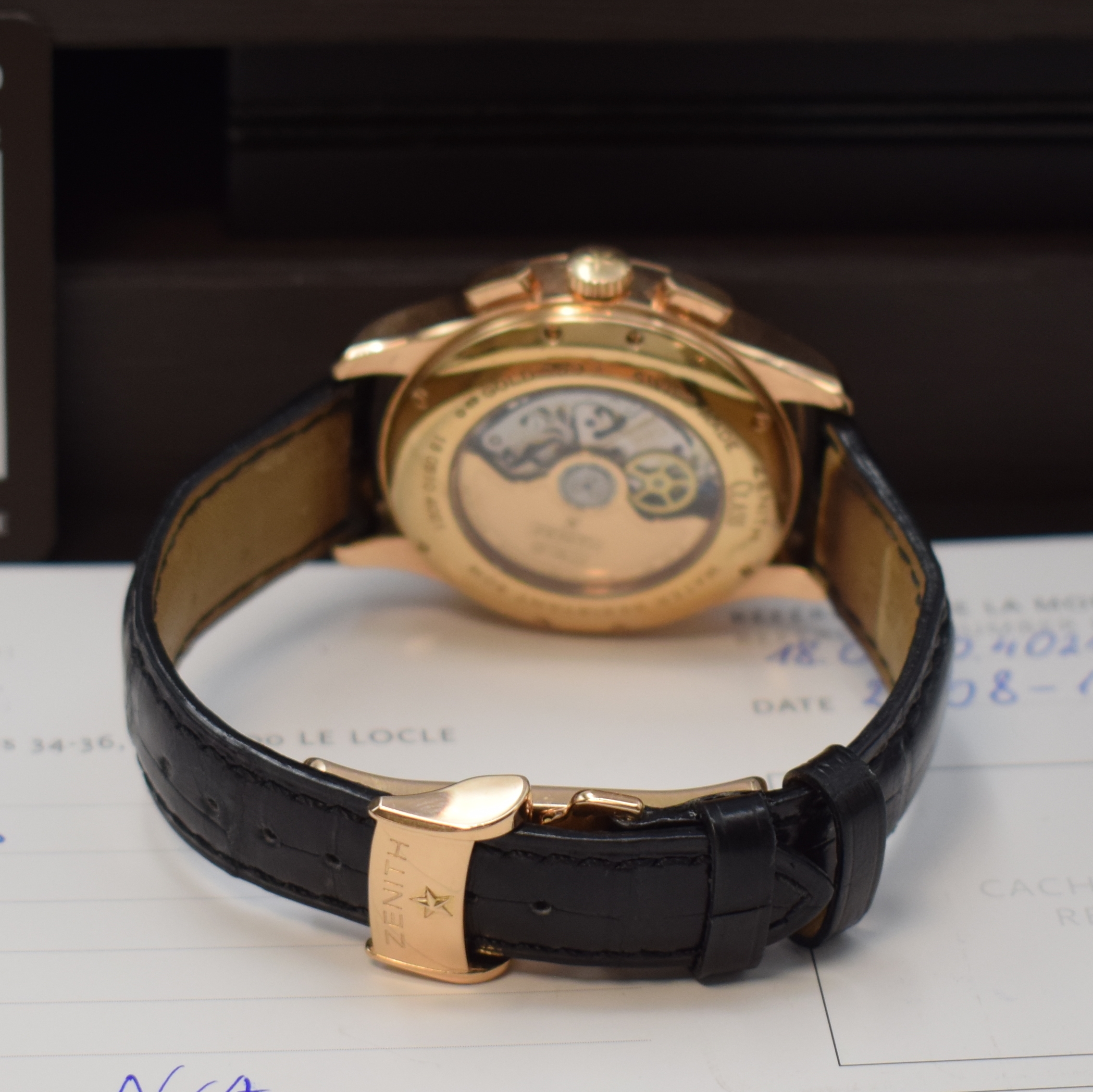 Detail b: ZENITH El Primero Class Schaltradchronograph in RG 750/000 Referenz 18.0510.4021, Schweiz verk. lt. beil. Pap. 10/2008, Automatik, beids. vergl. Geh. ...