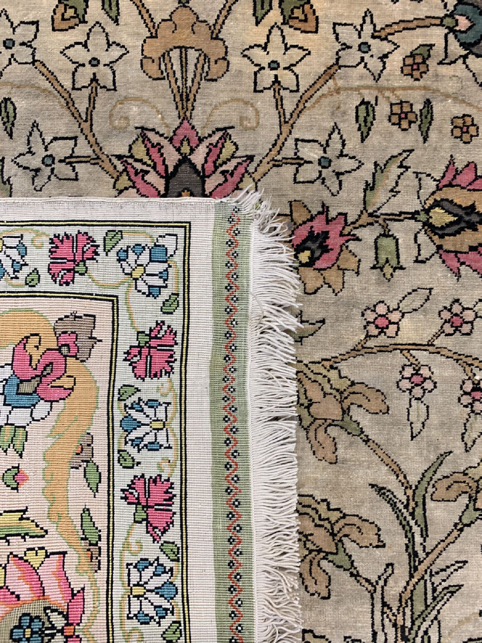 Detail e: Hereke Seide, Türkei, um 1950, reine Naturseide, ca. 128 x 85 cm, EHZ: 2-3