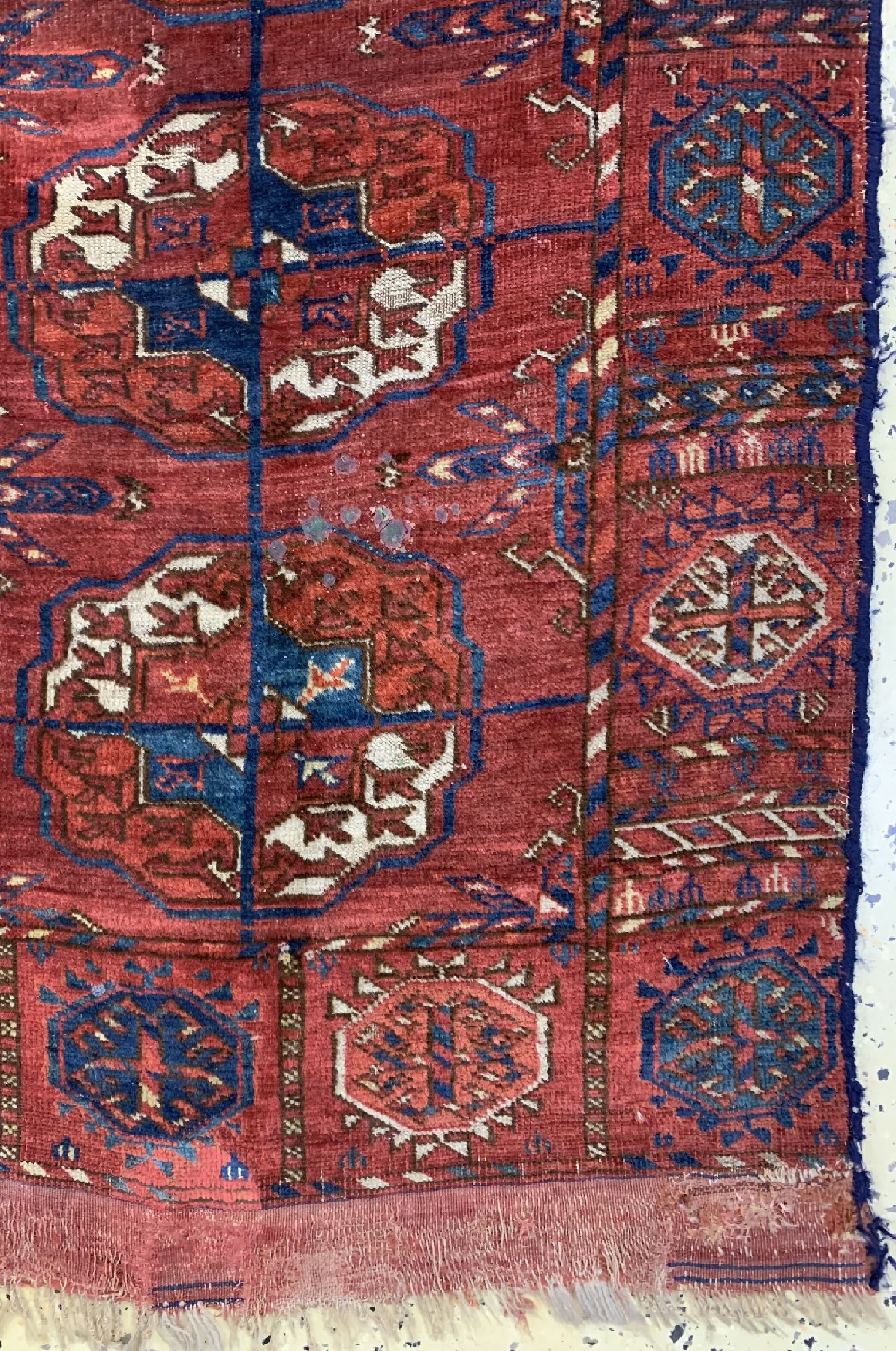 Detail a: Tekke Hauptteppich antik, Turkmenistan, 19.Jhd, Wolle auf Wolle, ca. 204 x 197 cm, EHZ: 4(Fragment)