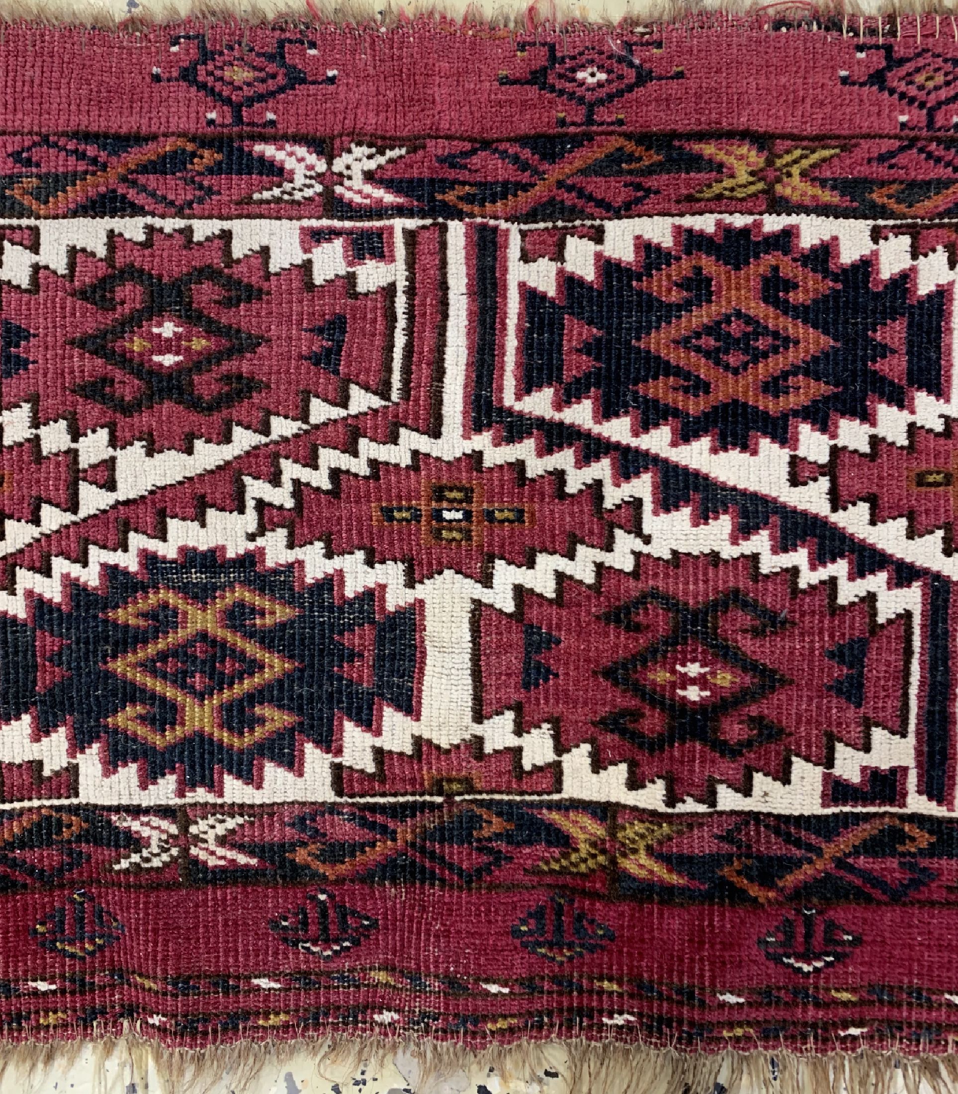 Detail c: Antiker Torba, Turkmenistan, 19.Jhd, Wolle auf Wolle, ca. 123 x 45 cm, EHZ: 3