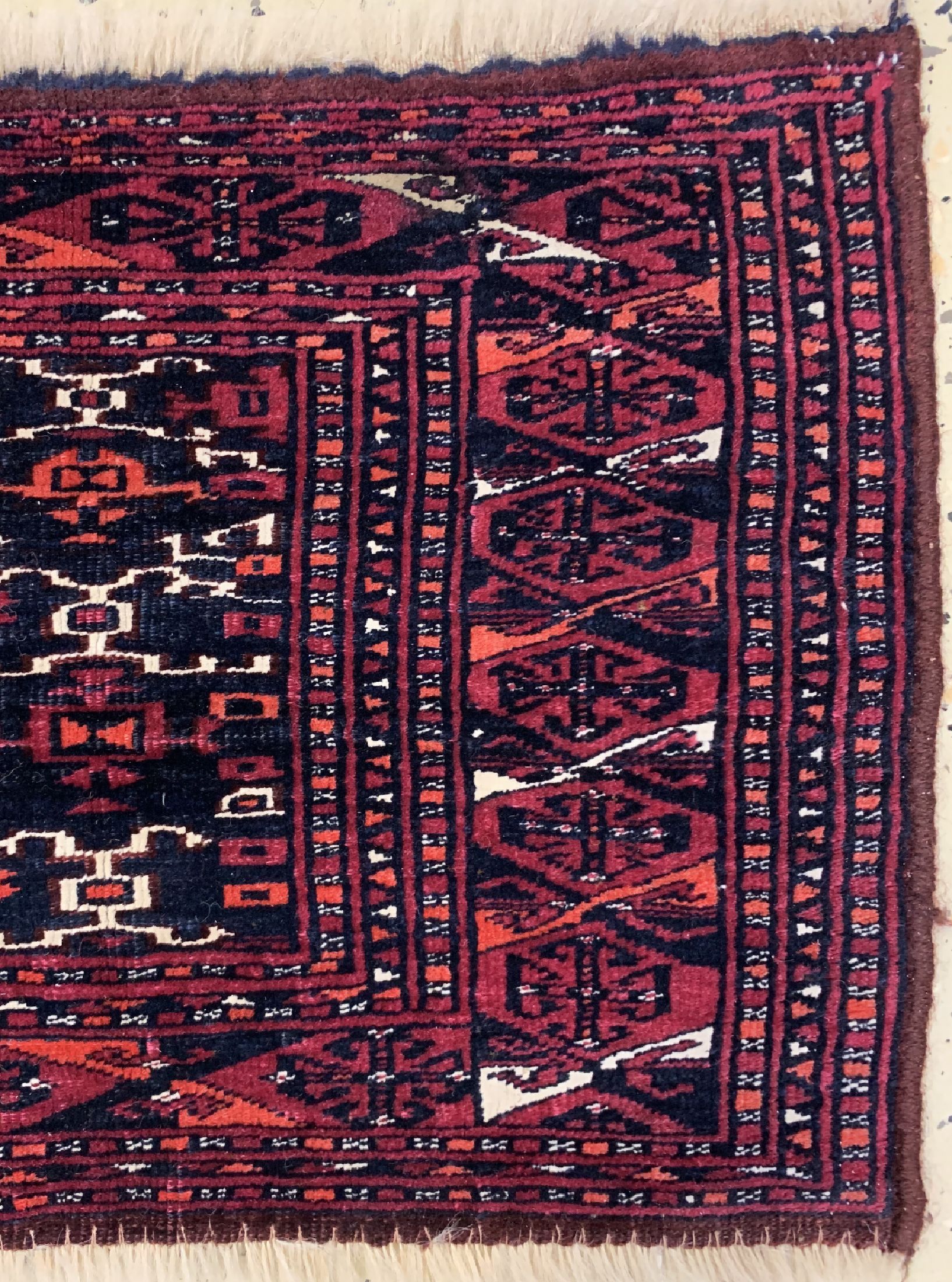 Detail a: Saryk Torba antik, Turkmenistan, 19.Jhd, Wolle auf Wolle mit Baumwoll-Highlights, ca. 96 x 34 cm, EHZ: 3