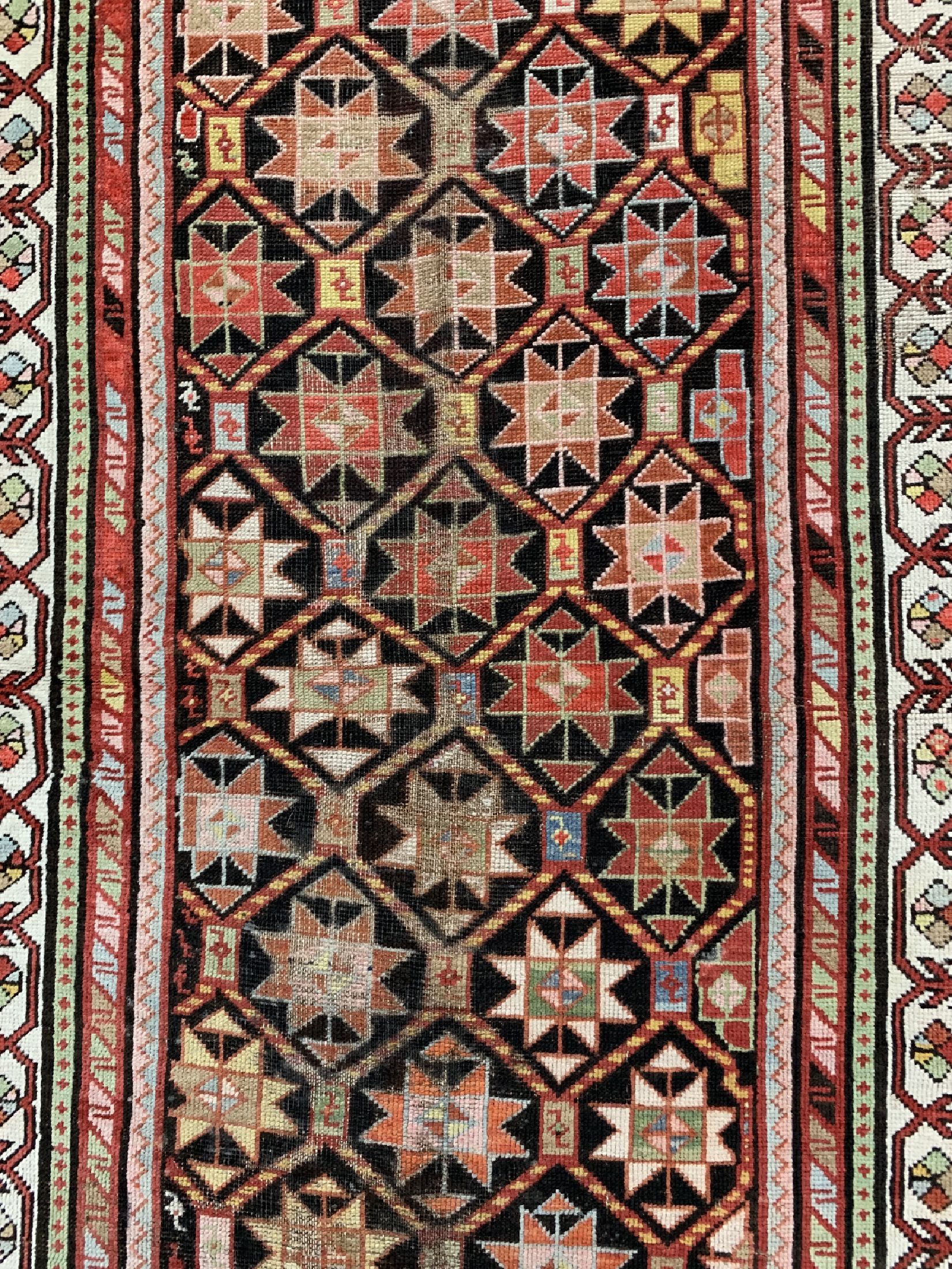 Detail c: Antiker Talisch, Kaukasus, 19.Jhd, Wolle auf Wolle, ca. 331 x 108 cm, EHZ: 3