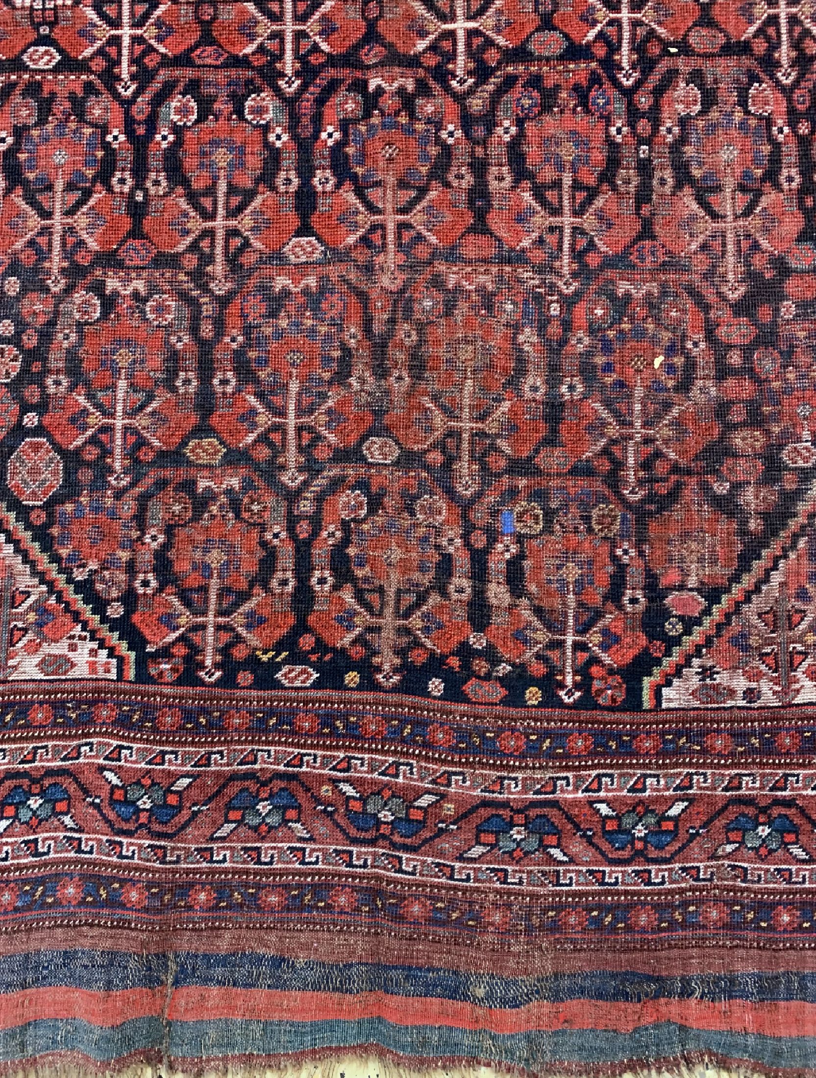 Detail b: Antiker Khamseh, Persien, 19.Jhd, Wolle aufWolle, ca. 275 x 200 cm, EHZ: 3-4