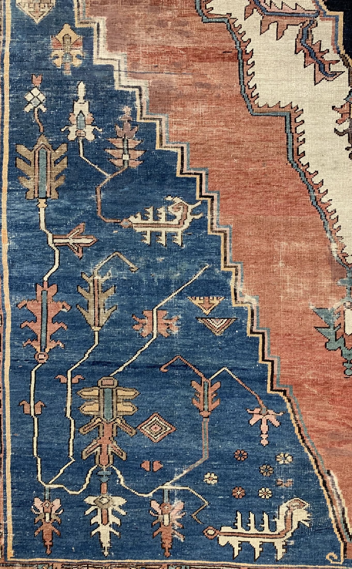 Detail c: Antiker Heriz"Serapi", Persien, 19.Jhd, Wolle auf Baumwolle, ca. 536 x 320 cm, EHZ: 4 (Stellenweise gefärbt).