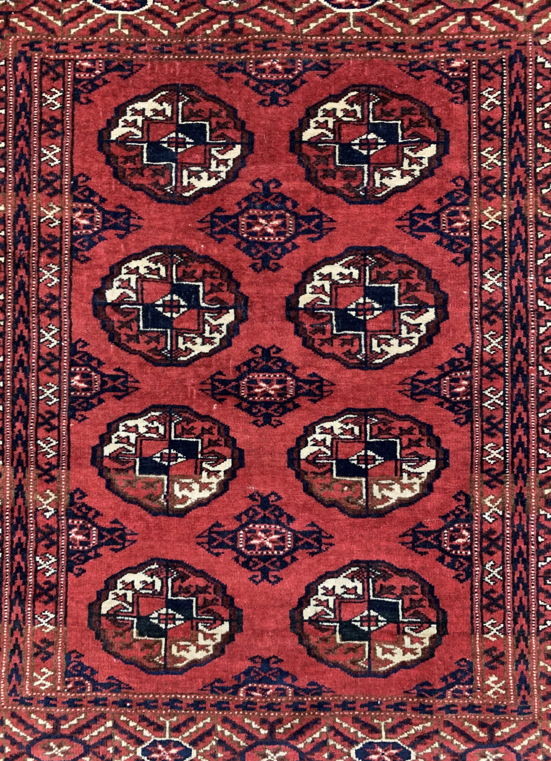 Detail b: Herdteppich, Turkmenistan, um 1940, Wolle auf Wolle, ca. 110 x 88 cm, EHZ: 2