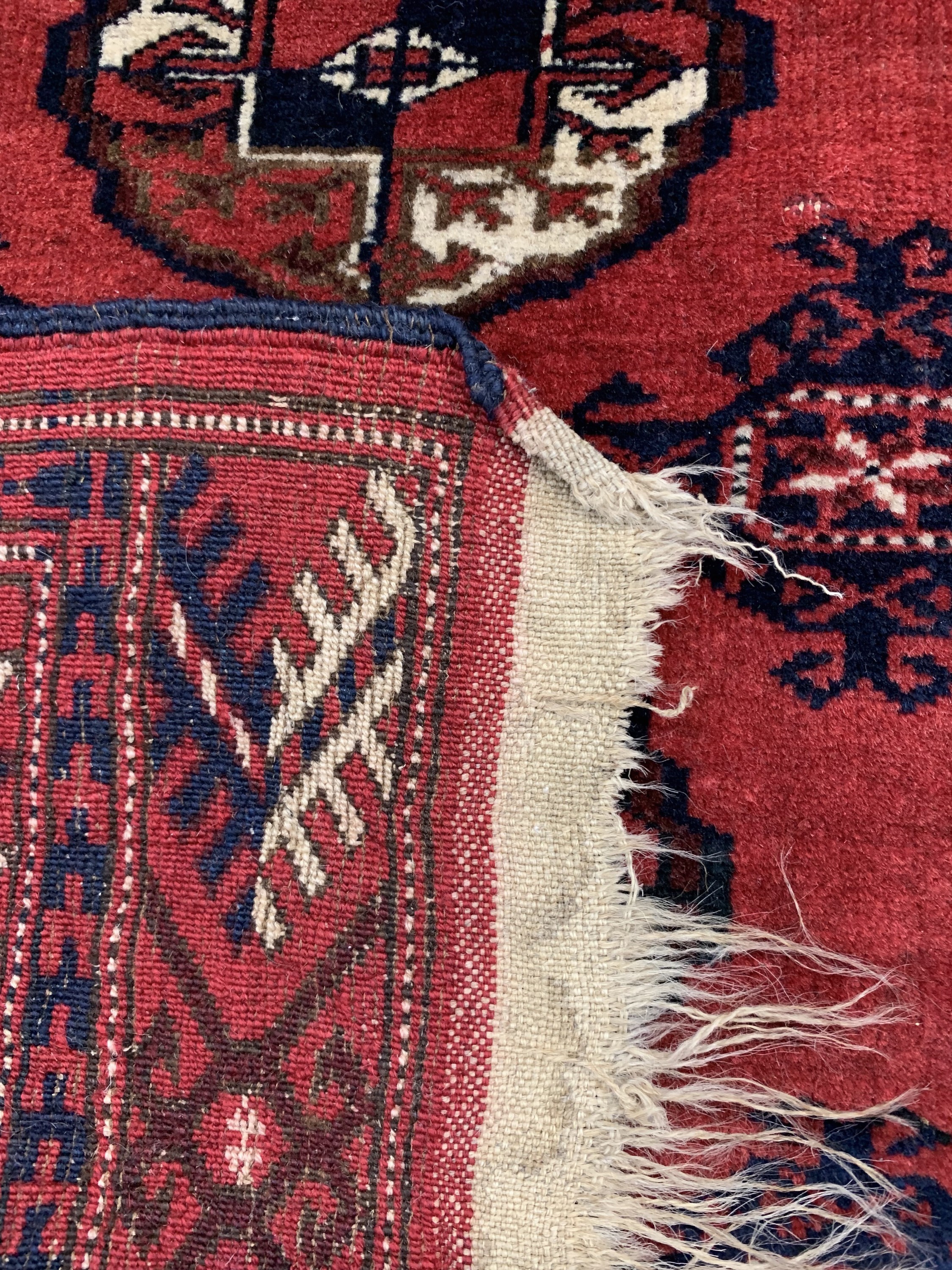 Detail d: Herdteppich, Turkmenistan, um 1940, Wolle auf Wolle, ca. 110 x 88 cm, EHZ: 2