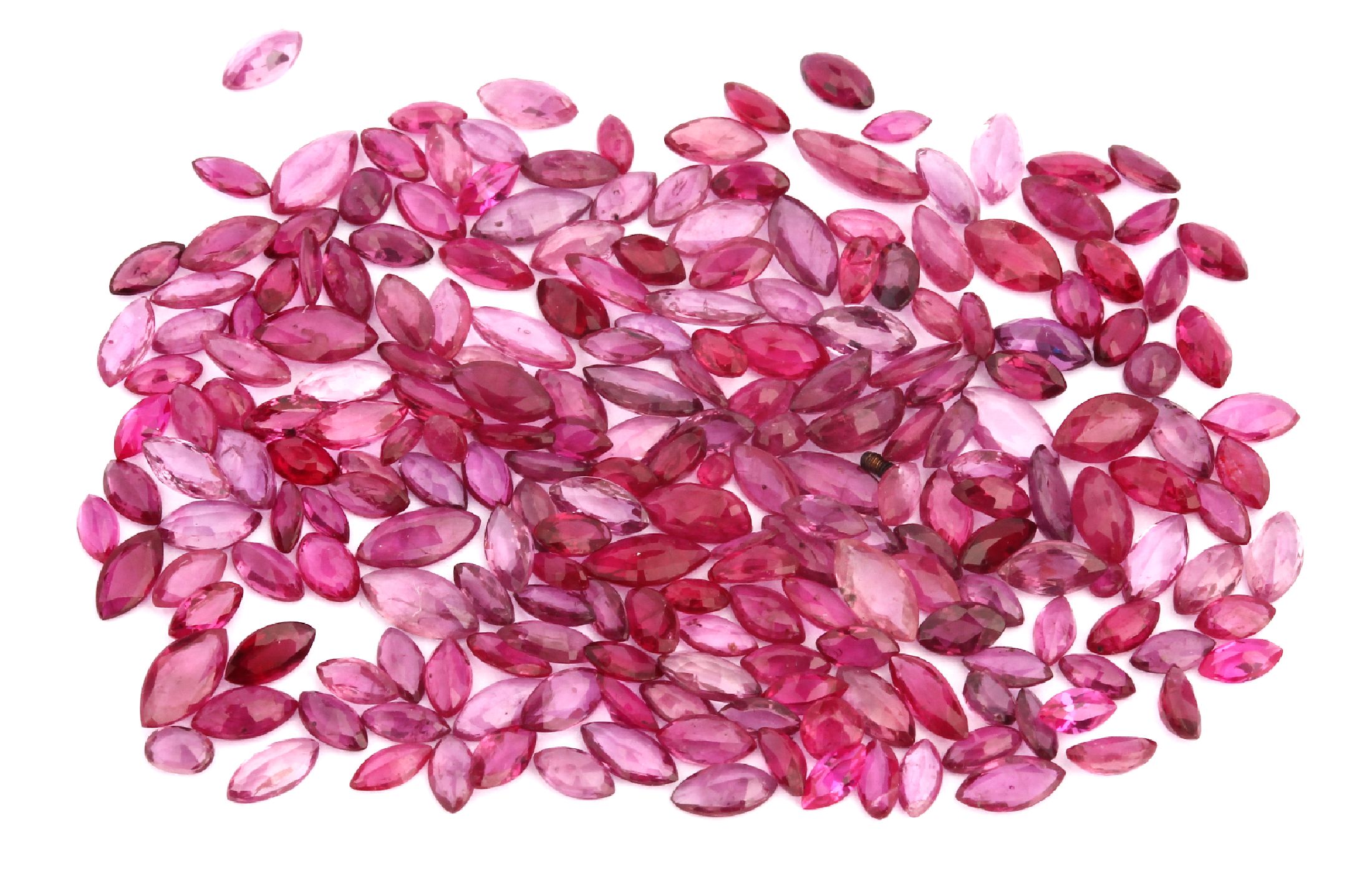 Lot lose Rubin Navettes zus. ca. 31.26 ct, versch. Farben und Qualitäten, ähnliche Größen, Ausfassware