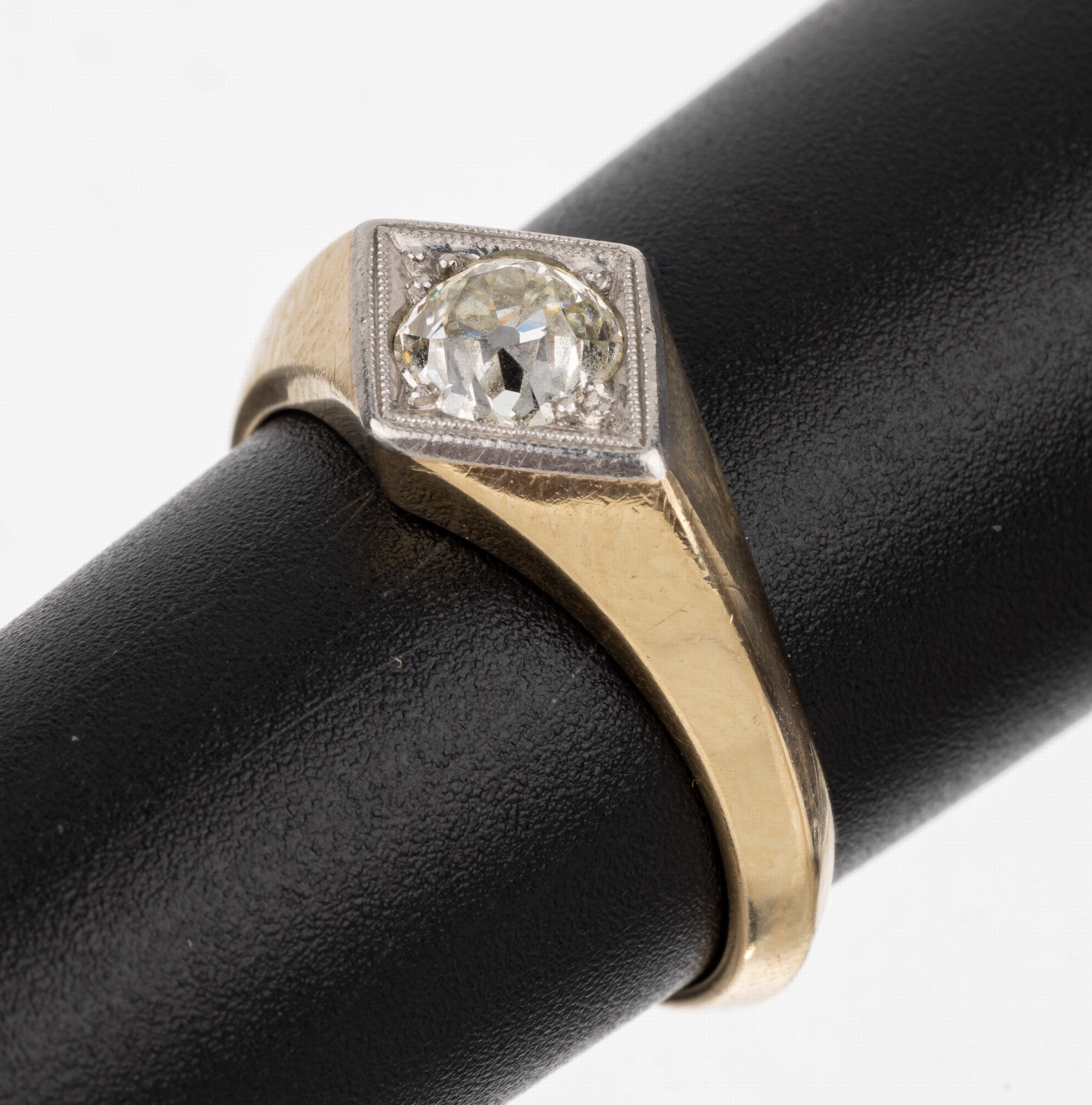 14 kt Gold Diamant-Ring, GG/WG 585/000, Altschliffdiamant in WG Fassung ca. 0.50 ct get./si, RW 56, ca. 5.6 g, Meistermarke unged.
