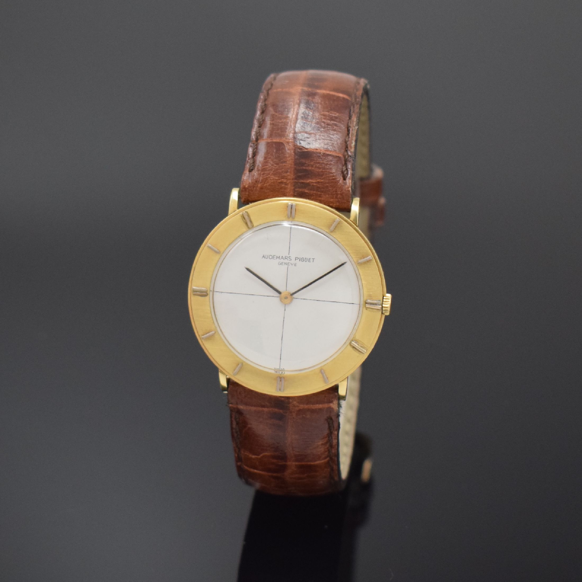 AUDEMARS PIGUET seltene Armbanduhr "Disco Volante" in GG 750/000, Schweiz um 1955, Handaufzug, Boden aufgedr., Lünette m. Std.- Ind., ...