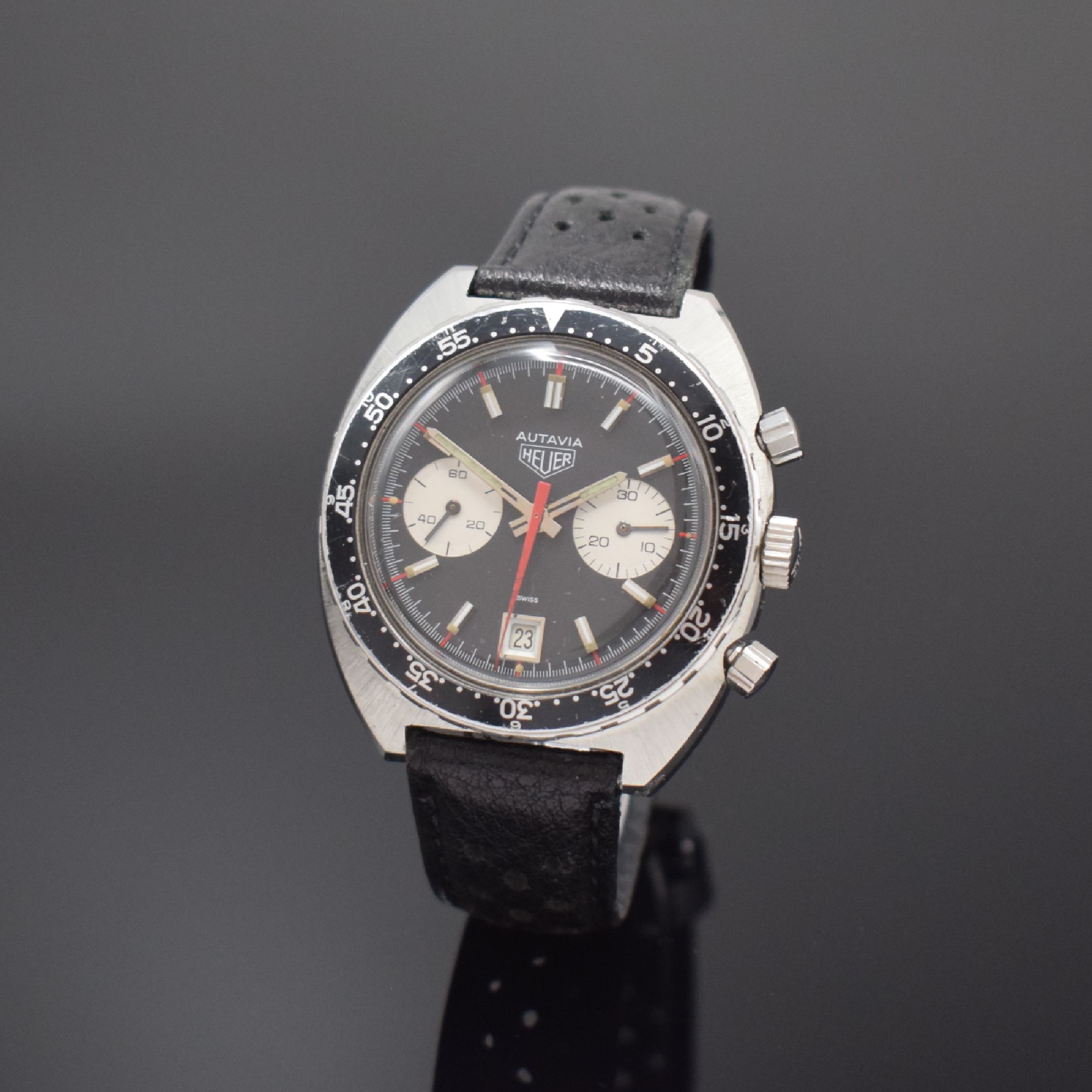 HEUER Autavia Herrenchronograph Referenz 73463 in Stahl, Schweiz um 1972, Handaufzug, Lederband m. orig. Dornschl., Boden verschr., Lünette m. 60er ...