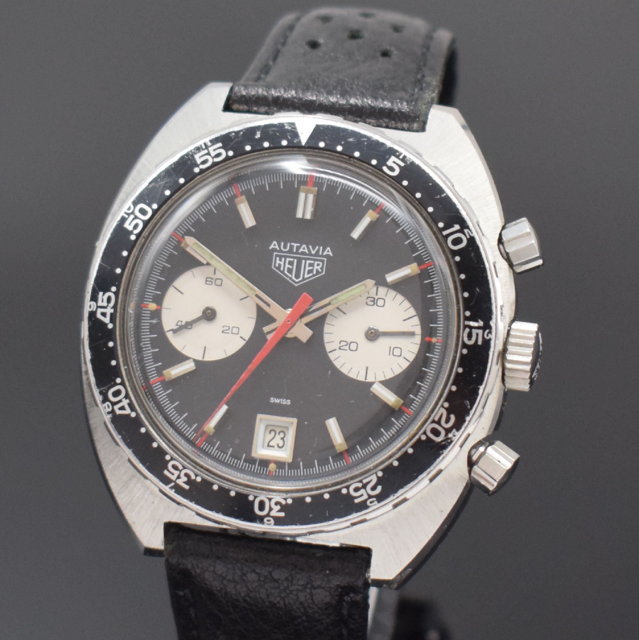 Detail a: HEUER Autavia Herrenchronograph Referenz 73463 in Stahl, Schweiz um 1972, Handaufzug, Lederband m. orig. Dornschl., Boden verschr., Lünette m. 60er ...