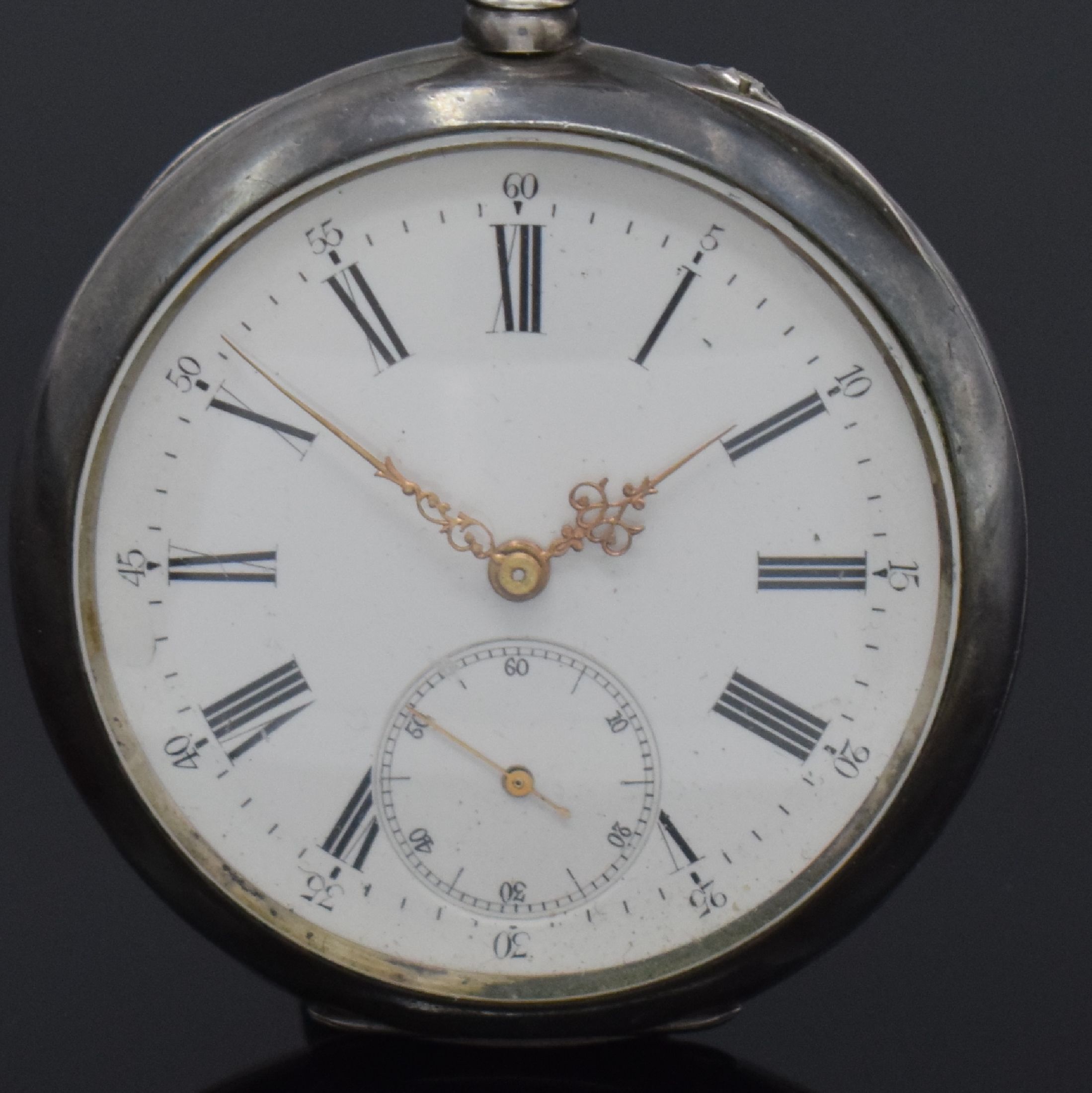 Detail a: IWC Offene Taschenuhr in 800er Silber, Schweiz um 1900, teils angel. Geh. dell., guill. Rückdeckel m. Monogrammspiegel, Silbercuvette, ...