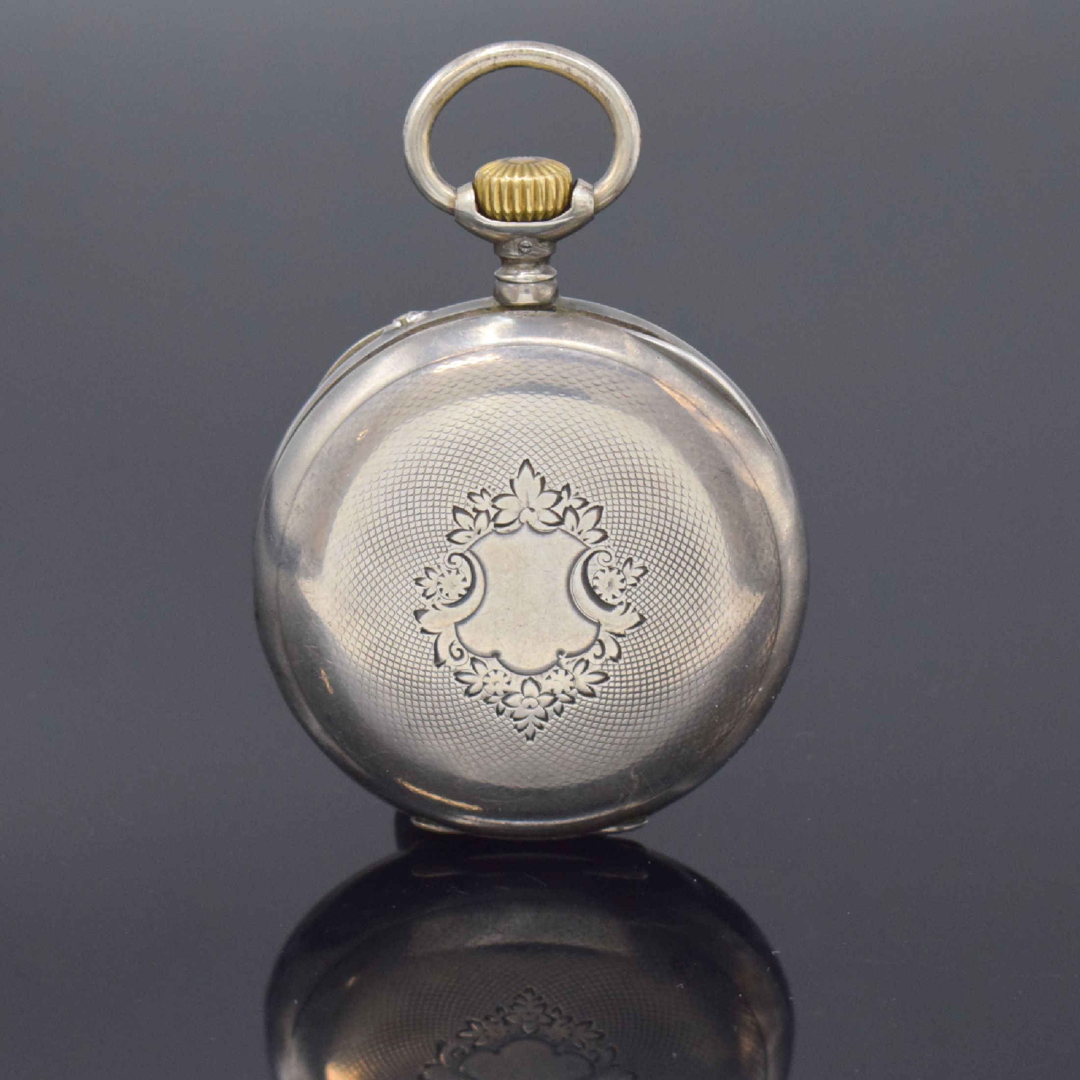 Detail b: IWC Offene Taschenuhr in 800er Silber, Schweiz um 1900, teils angel. Geh. dell., guill. Rückdeckel m. Monogrammspiegel, Silbercuvette, ...