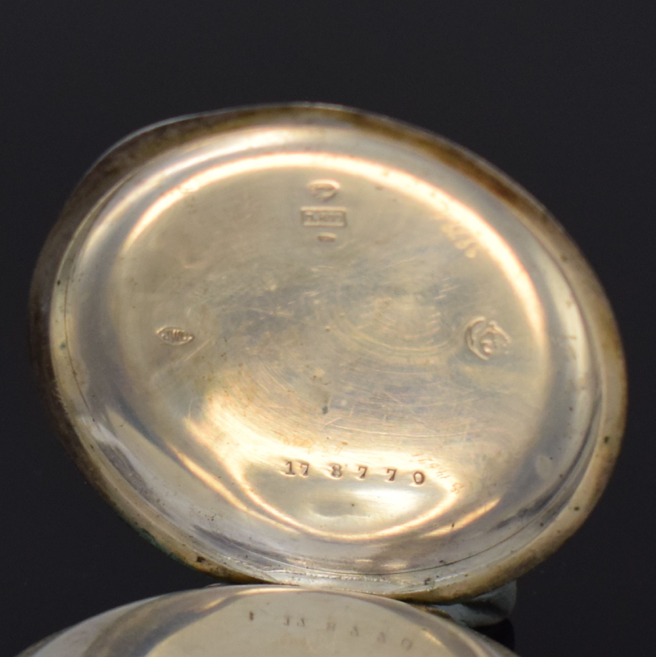 Detail d: IWC Offene Taschenuhr in 800er Silber, Schweiz um 1900, teils angel. Geh. dell., guill. Rückdeckel m. Monogrammspiegel, Silbercuvette, ...