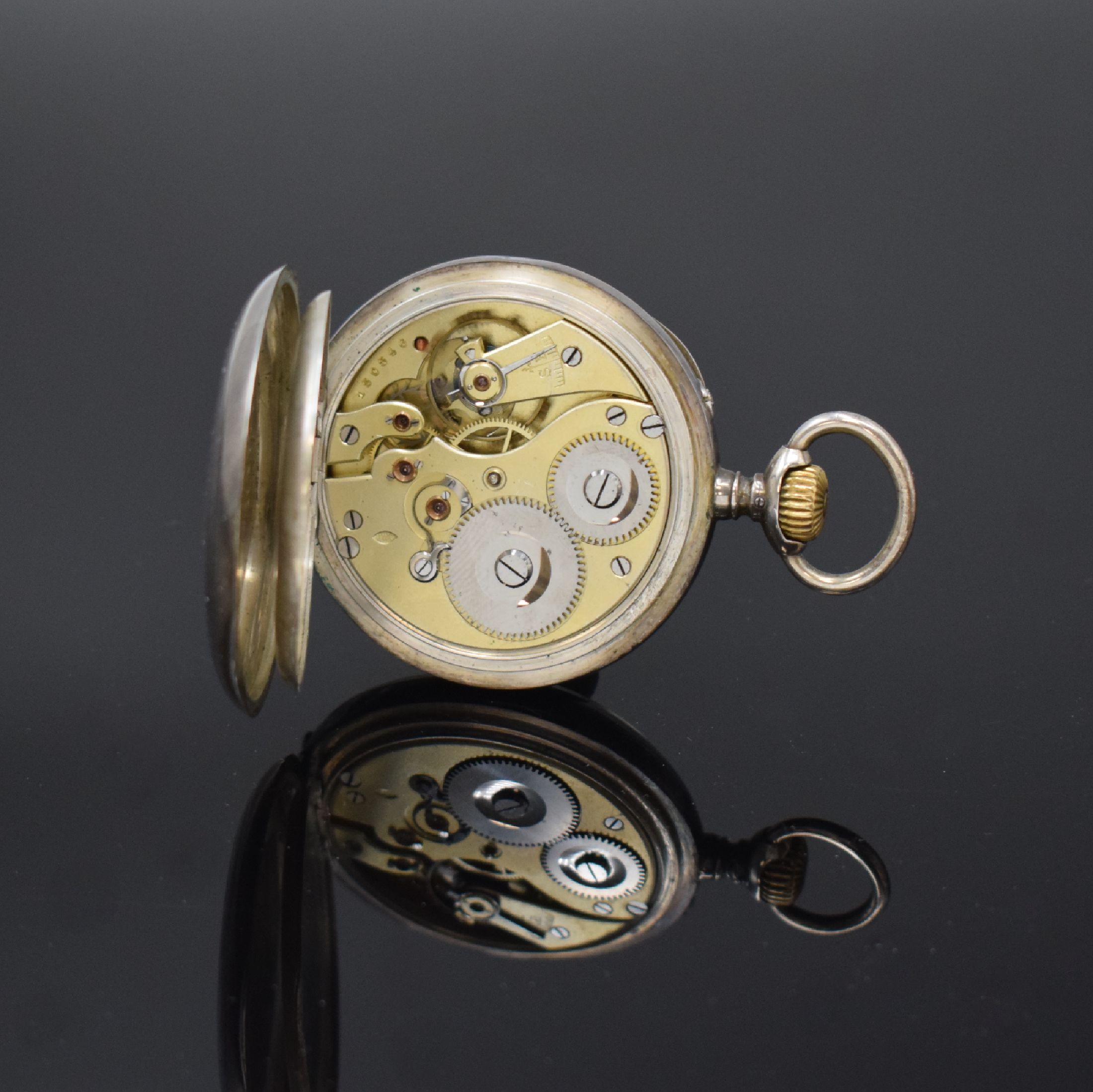 Detail g: IWC Offene Taschenuhr in 800er Silber, Schweiz um 1900, teils angel. Geh. dell., guill. Rückdeckel m. Monogrammspiegel, Silbercuvette, ...