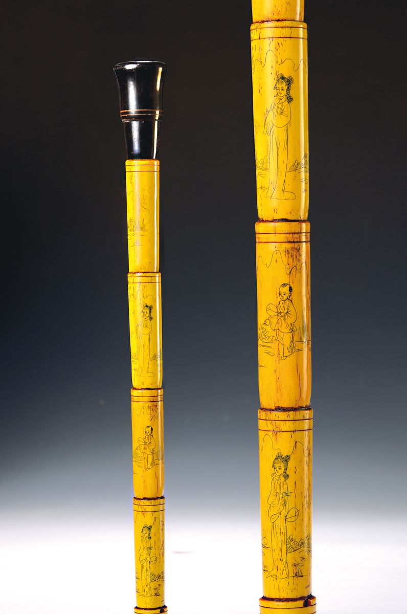 Spazierstock, China, um 1900, gelbes Pfefferrohr, wohl gefüllt, Ritzdekor mit chinoisen Motiven, L. 89 cm