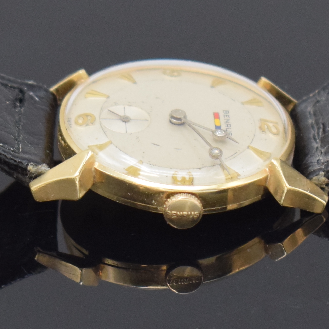 Detail h: BENRUS Armbanduhr in GG 585/000, Handaufzug, Schweiz/USA um 1955, vers. Zifferbl. m. gold. Indizes altersbed. fl., Zeiger m. Diamanten besetzt, rhod. ...