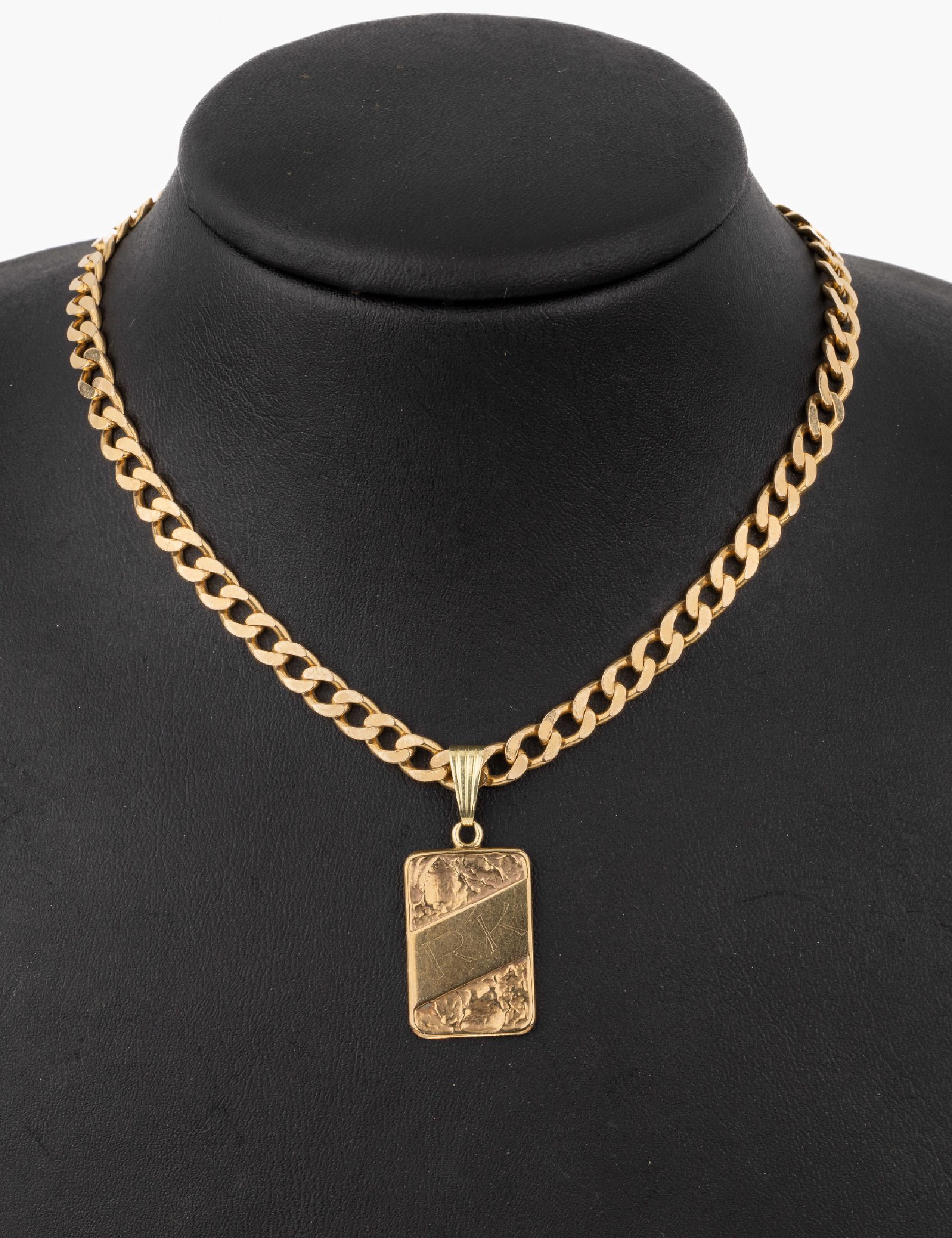 14 kt Gold Kette mit 8 kt Gold Anhänger, GG585/000 und GG 333/000 gepr., Kettenl. ca. 57.5 cm, rechteckiger Anhänger, mit Monogramm RK, ca. 3.5 x ...