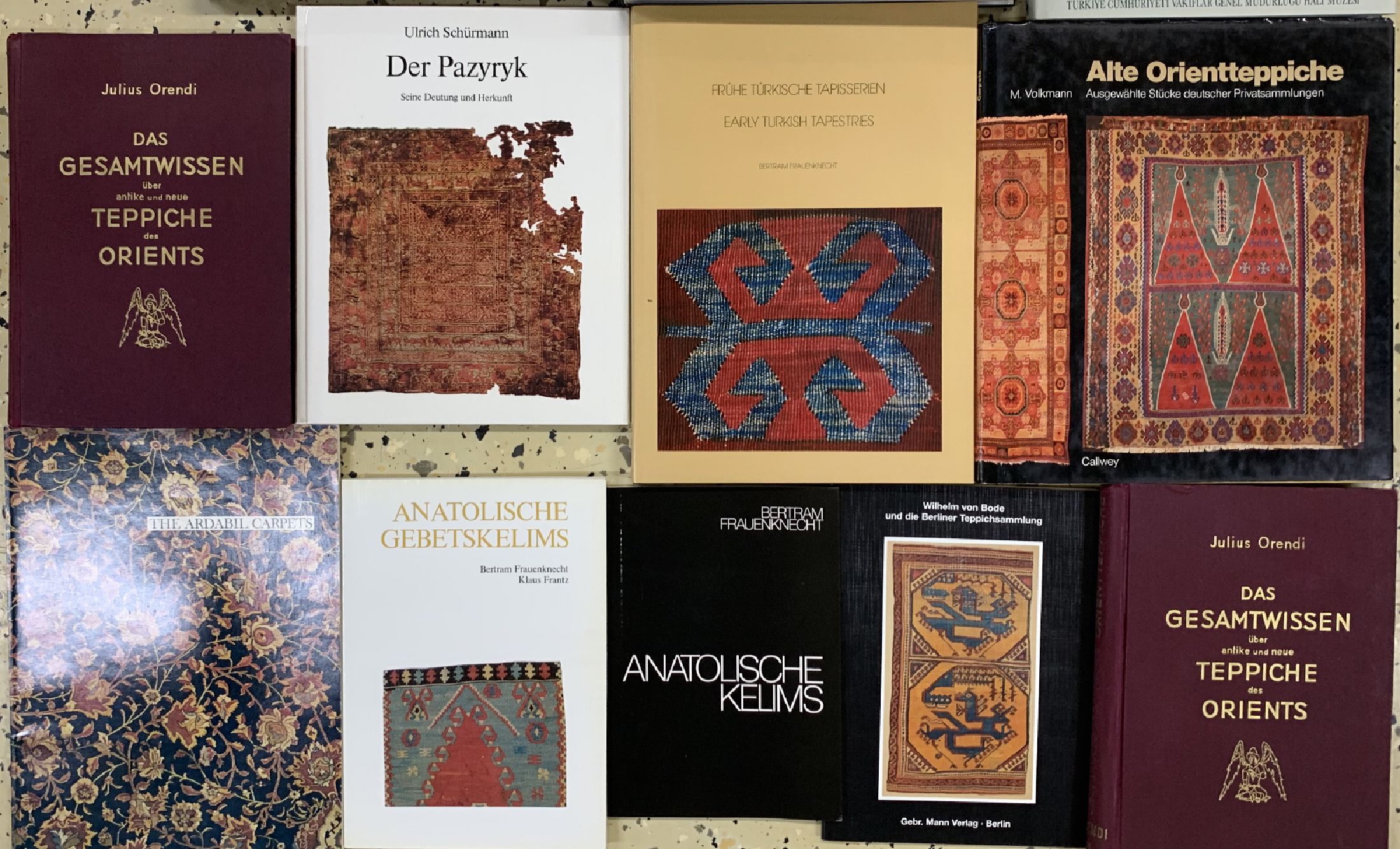 Detail a: Konvolut aus 22 Büchern Teppich Literatur