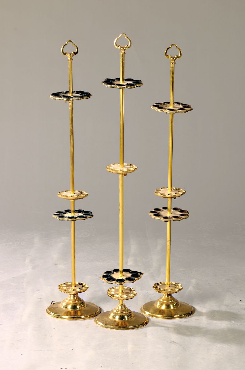 3 Schirm-/Stockständer, Messing, 2 Etagen, H. 93 cm, Alters-/Gebr.-sp.