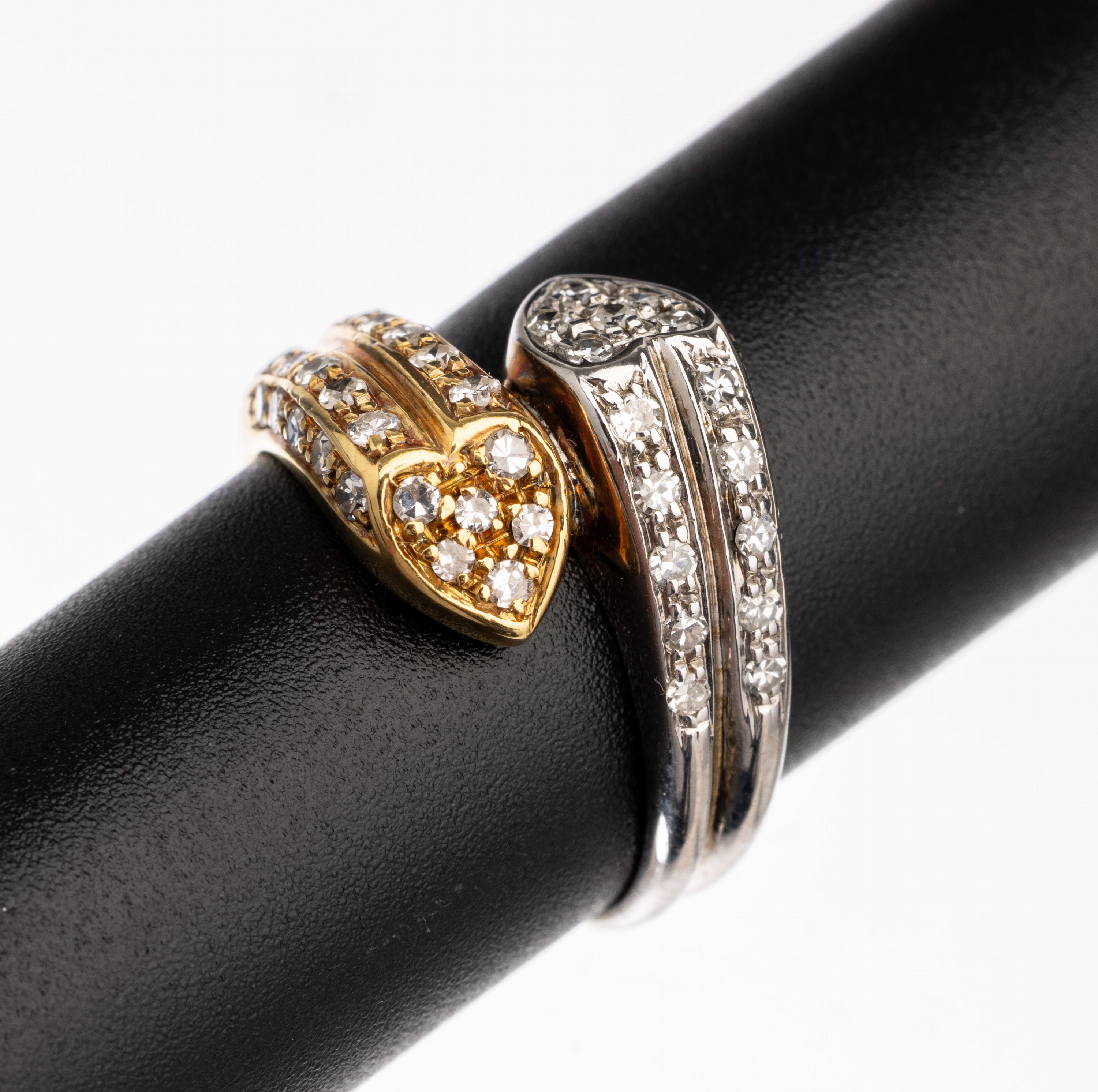 18 kt Gold Diamant-Ring, GG/WG 750/000, 8/8-Diamanten zus. ca. 0.80 ct feines Weiß -Weiß/lr-vs, ca. 6.3 g, RW 53