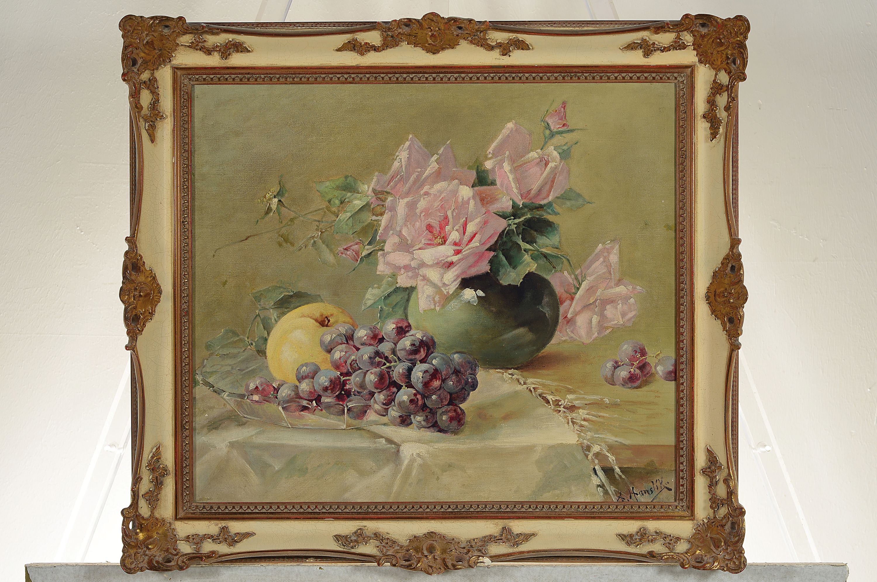 Detail k: Anton Hanslik, Künstler des 20.Jh., Stillleben mit Rosen, Apfel und Trauben, signiert, Öl/Lwd, 42x48 cm, Rahmen 54x57 cm
