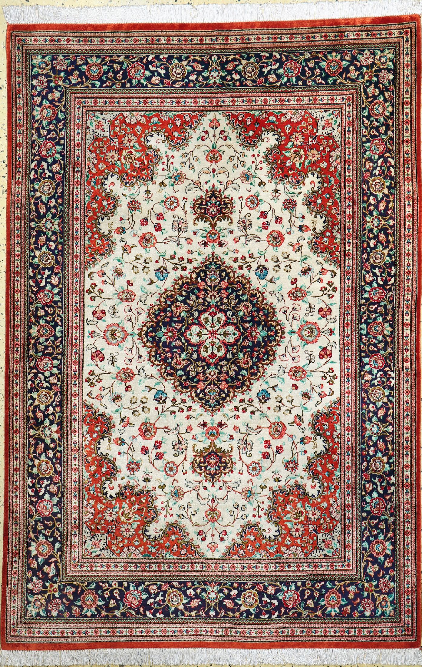Ghom Seide fein, Persien, ca. 50 Jahre, reine Naturseide, ca. 205 x 137 cm, ca. 1,0 Mio. Kn/qm, EHZ: 1-2