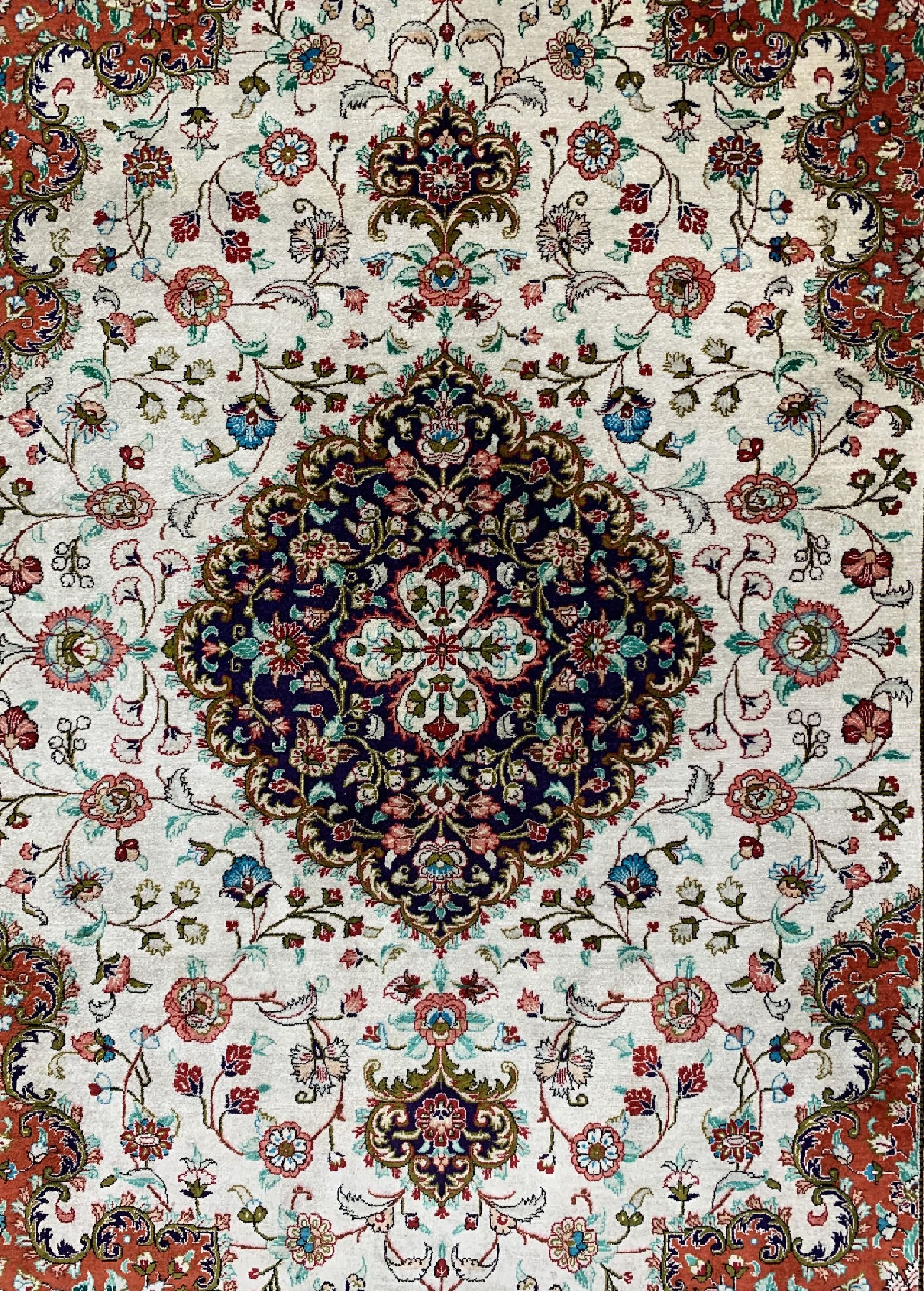 Detail c: Ghom Seide fein, Persien, ca. 50 Jahre, reine Naturseide, ca. 205 x 137 cm, ca. 1,0 Mio. Kn/qm, EHZ: 1-2
