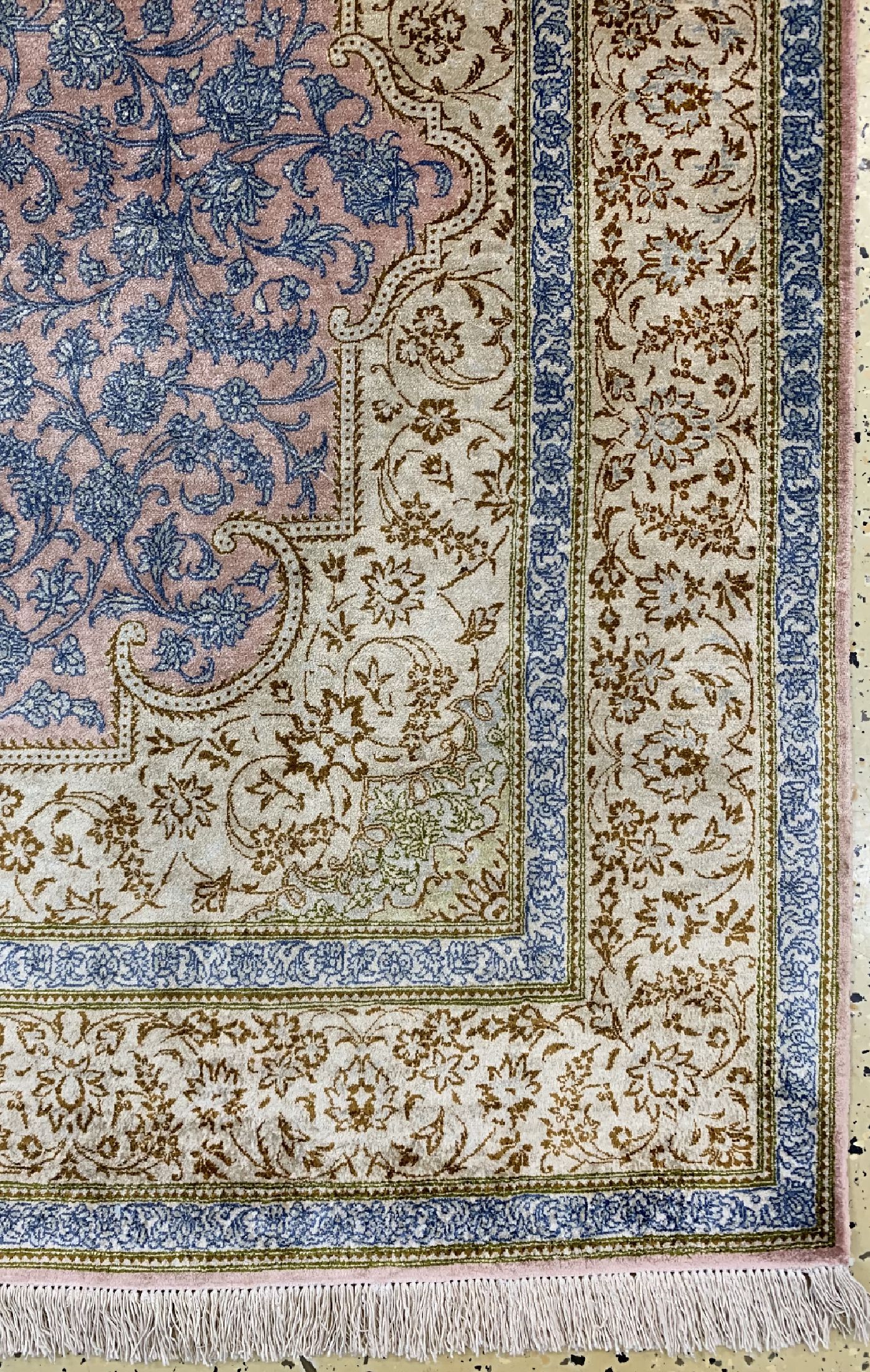 Detail a: Ghom Seide fein, Persien, ca. 40 Jahre, reine Naturseide, ca. 202 x 137 cm, ca. 1,0 Mio. Kn/qm, EHZ: 1-2