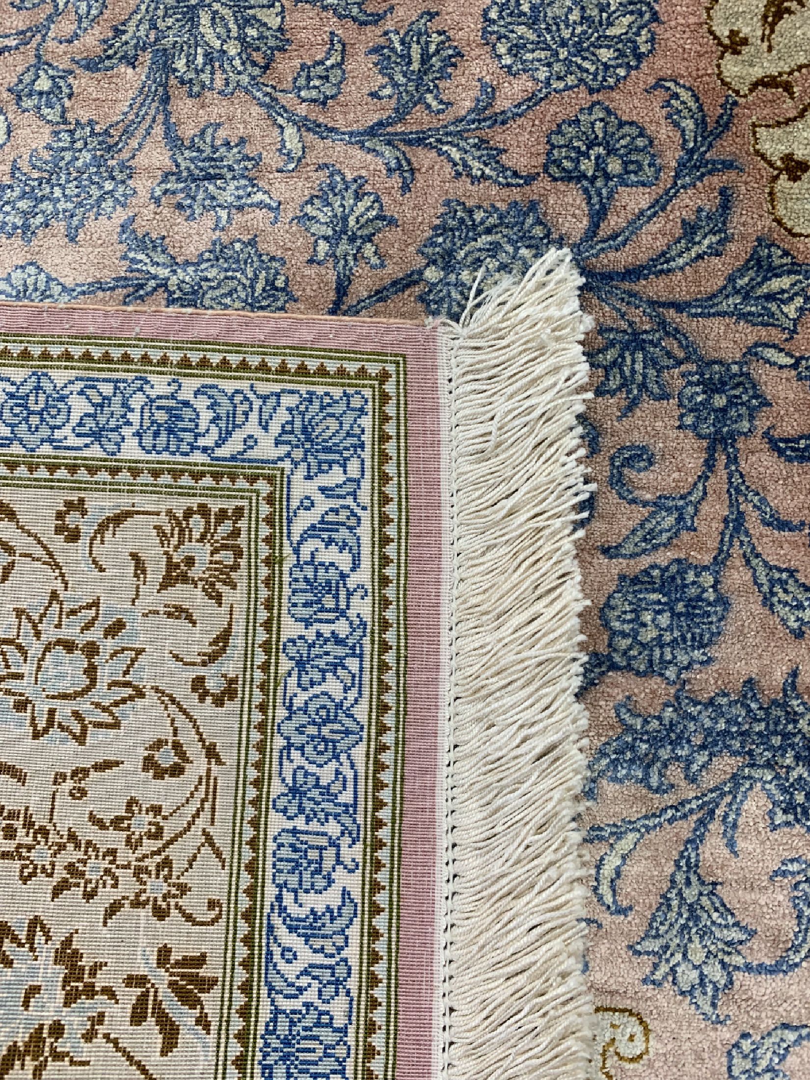 Detail e: Ghom Seide fein, Persien, ca. 40 Jahre, reine Naturseide, ca. 202 x 137 cm, ca. 1,0 Mio. Kn/qm, EHZ: 1-2