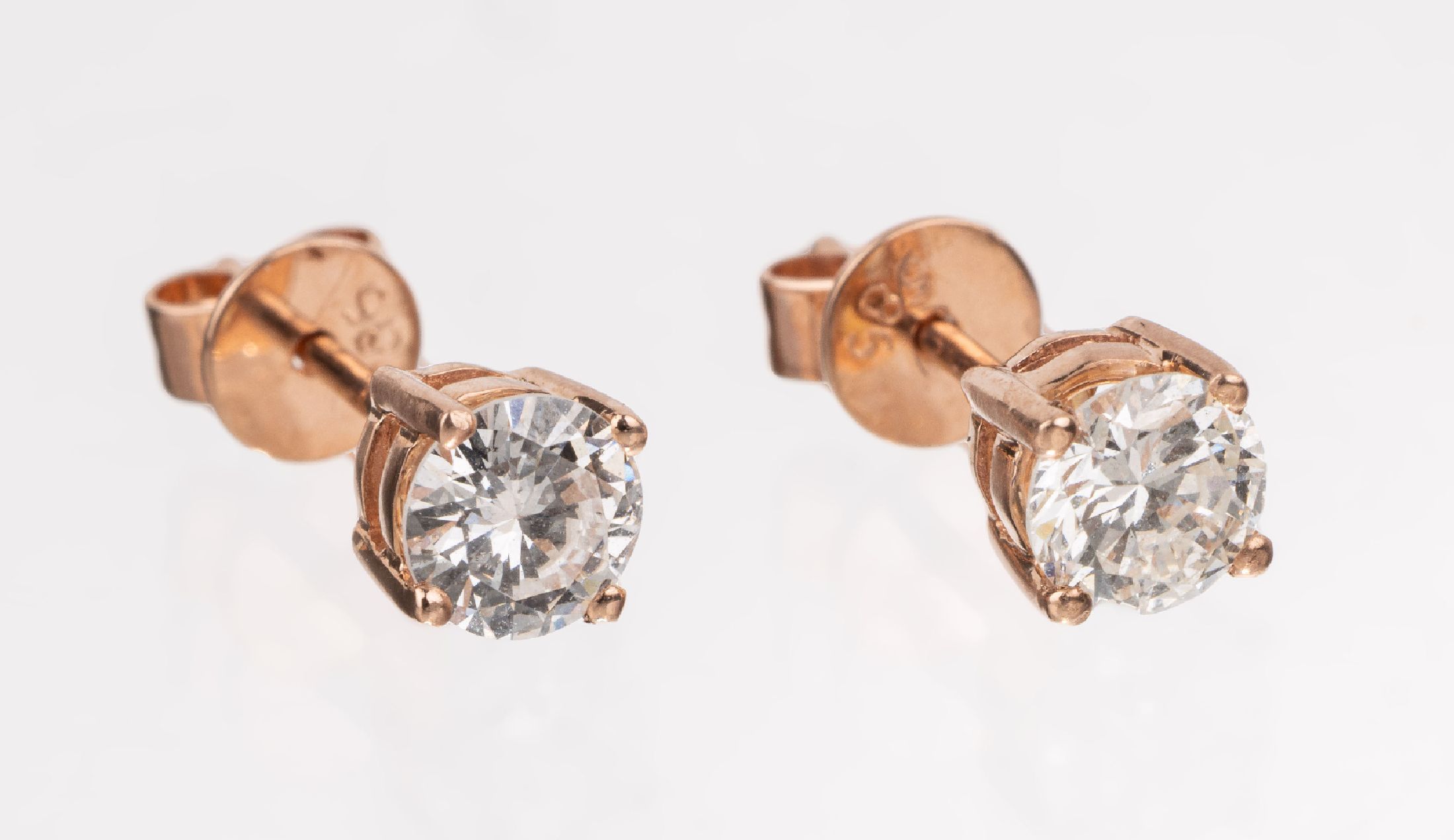 Paar 14 kt Gold Brillant-Ohrstecker, RG 585/000, 2 Brillanten zus. ca. 0.70 ct Weiß/si
