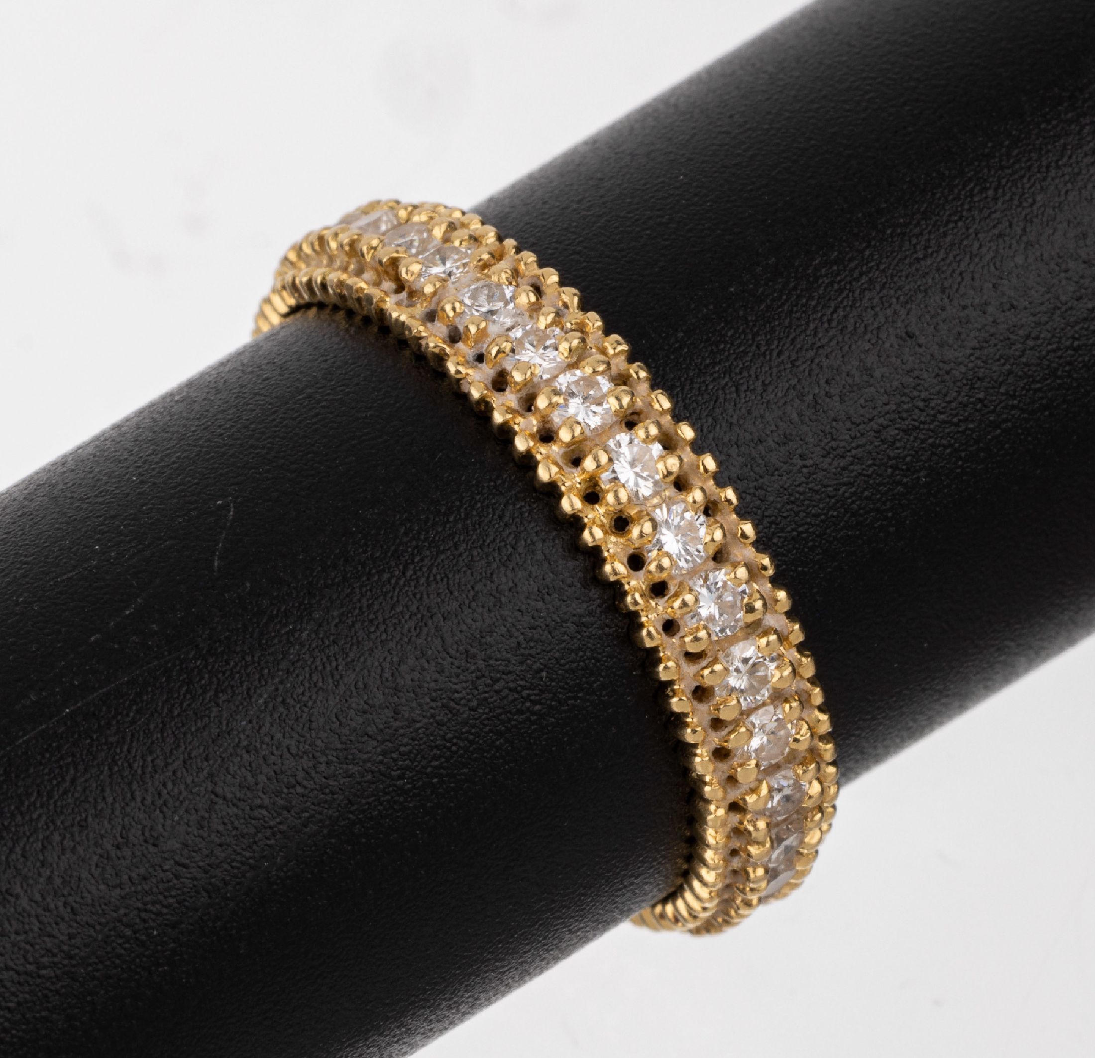 18 kt Gold Brillant-Ring, GG 750/000, Brillanten zus. ca. 1.50 ct Weiß/vs-si, RW 63,ca. 4.1 g