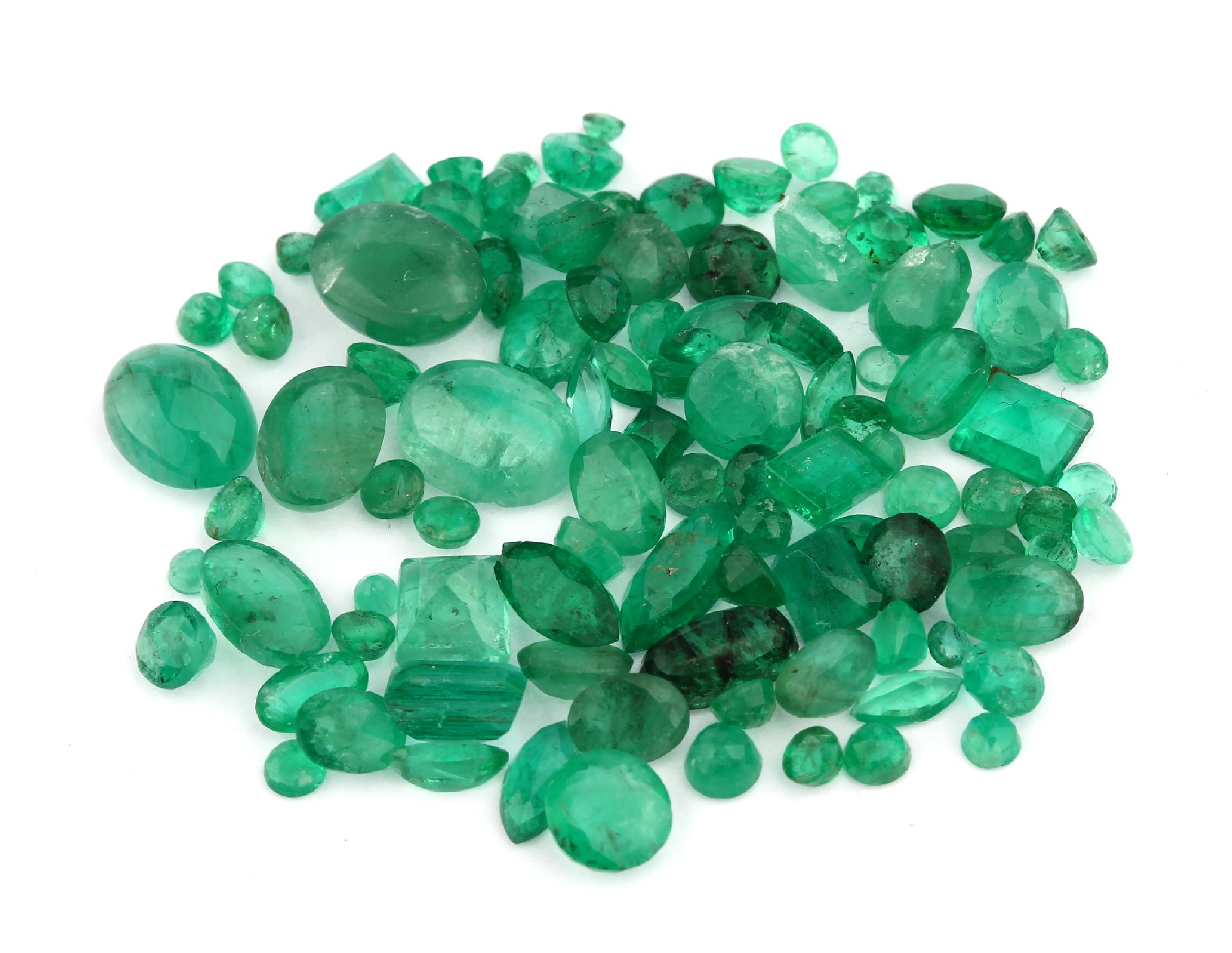 Lot lose Smaragde, ca. 25.5 ct, versch. Schliffformen, Größen und Farbnuancen, Ausfassware