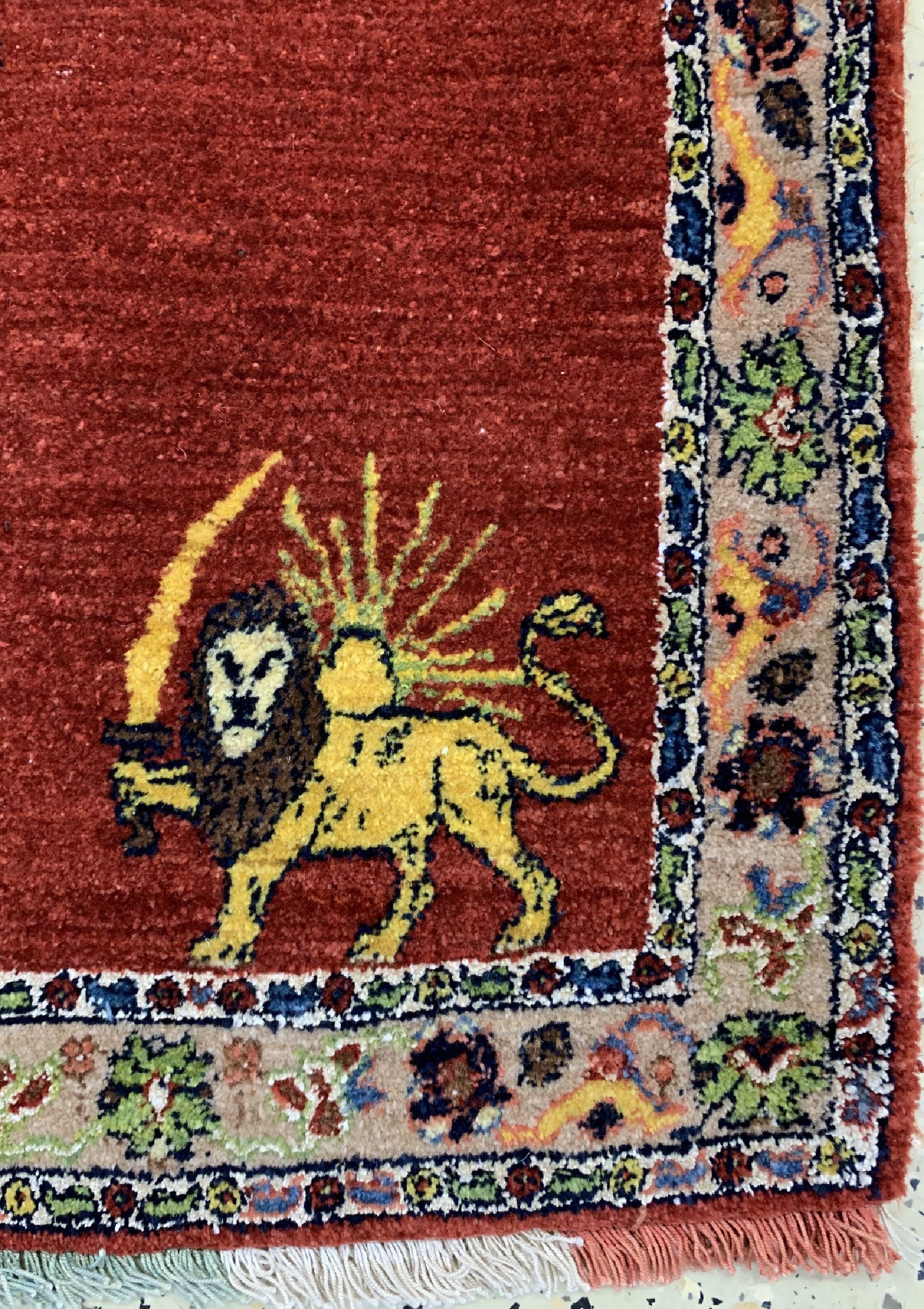 Detail a: Bidjar"Haft-Rang"fein mit Schiro Khorschid( Löwe & Sonne), Persien, um 1950, Korkwolle auf Seide, ca. 82 x 70 cm, EHZ: 1-2