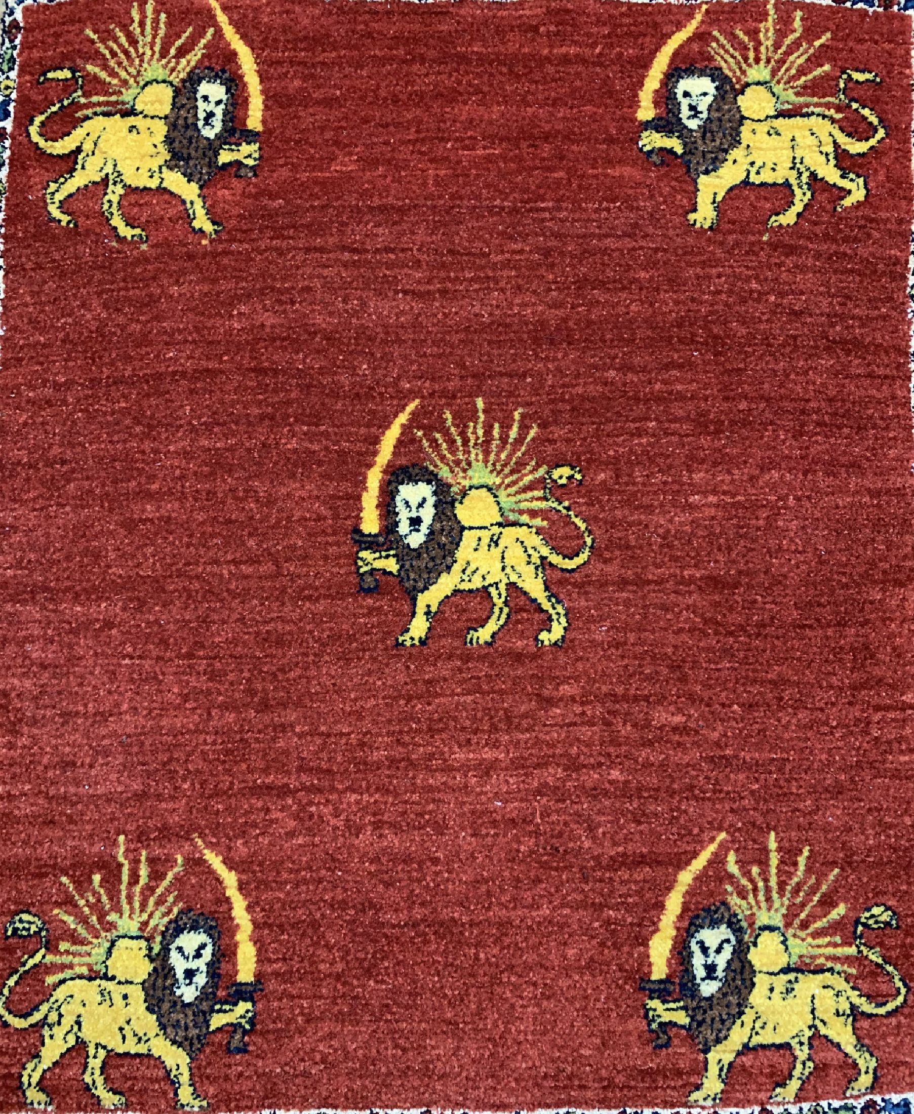 Detail b: Bidjar"Haft-Rang"fein mit Schiro Khorschid( Löwe & Sonne), Persien, um 1950, Korkwolle auf Seide, ca. 82 x 70 cm, EHZ: 1-2