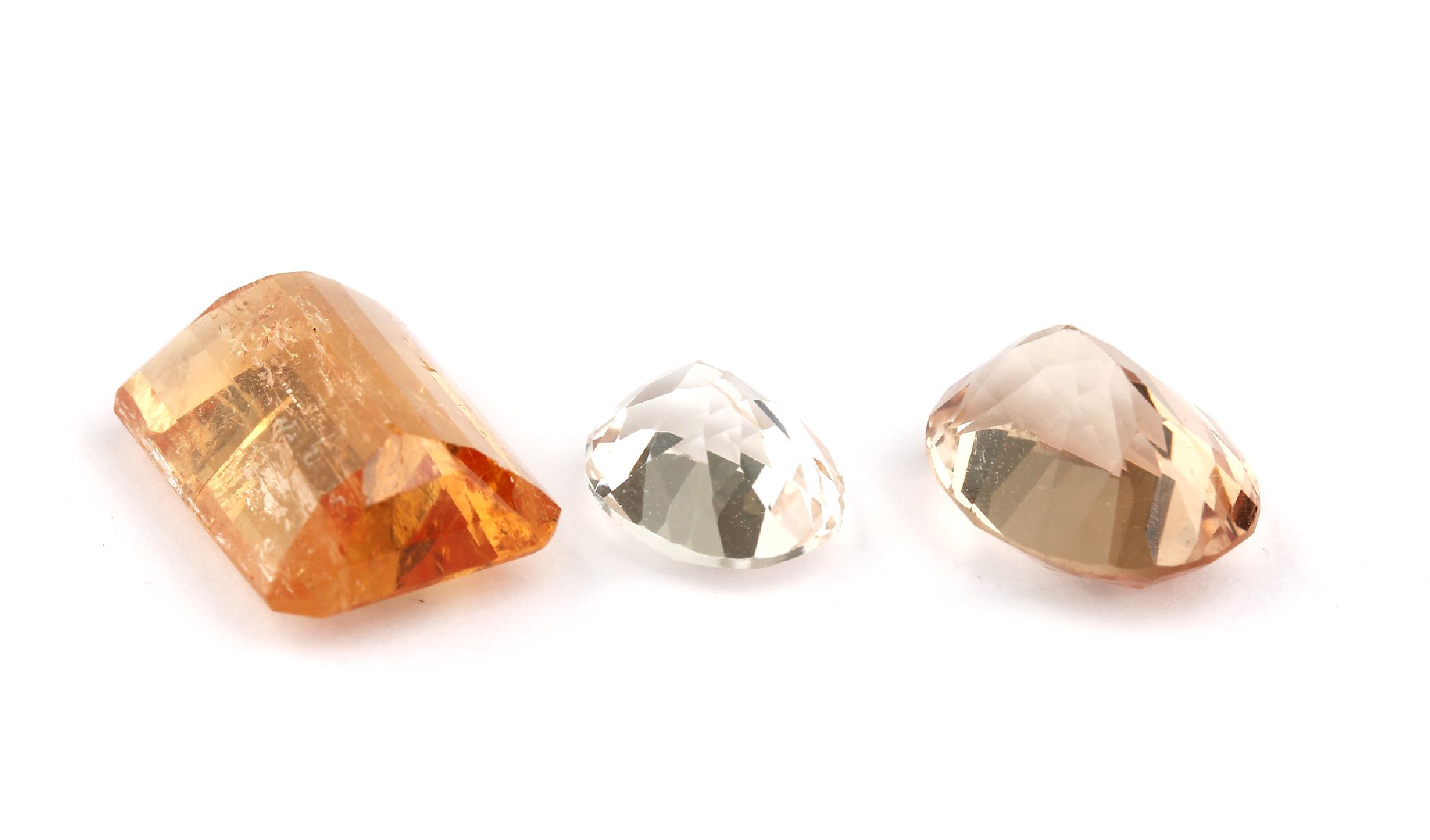 Detail a: Lot 3 lose Imperial Topase, ca. 22.2 ct, versch. Größen, Schliffformen und Farbnuancen