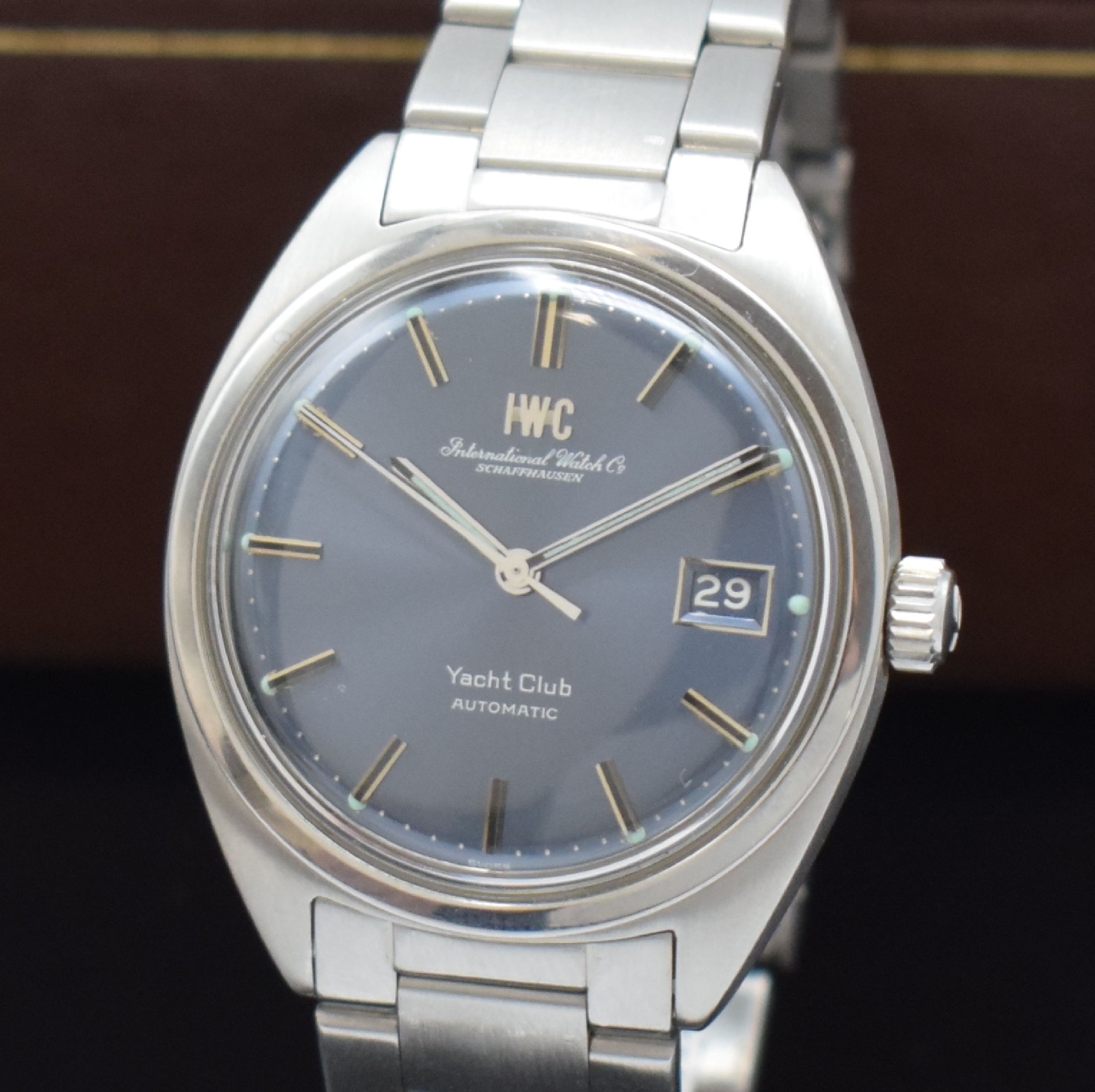 Detail a: IWC Yacht-Club Herrenarmbanduhr in Stahl Referenz 811 AD,, Schweiz um 1971, Automatik, verschr. Geh., Boden m. Widmung, orig. Gliederband m. ...
