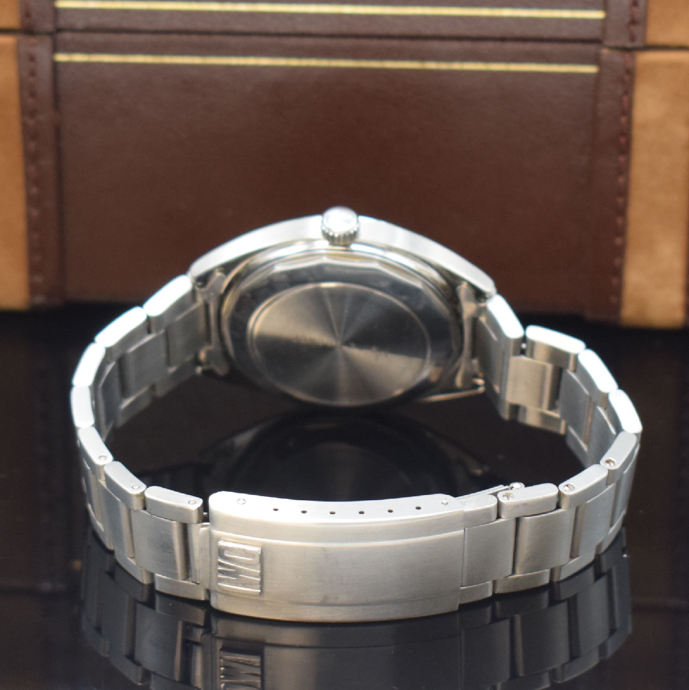 Detail b: IWC Yacht-Club Herrenarmbanduhr in Stahl Referenz 811 AD,, Schweiz um 1971, Automatik, verschr. Geh., Boden m. Widmung, orig. Gliederband m. ...