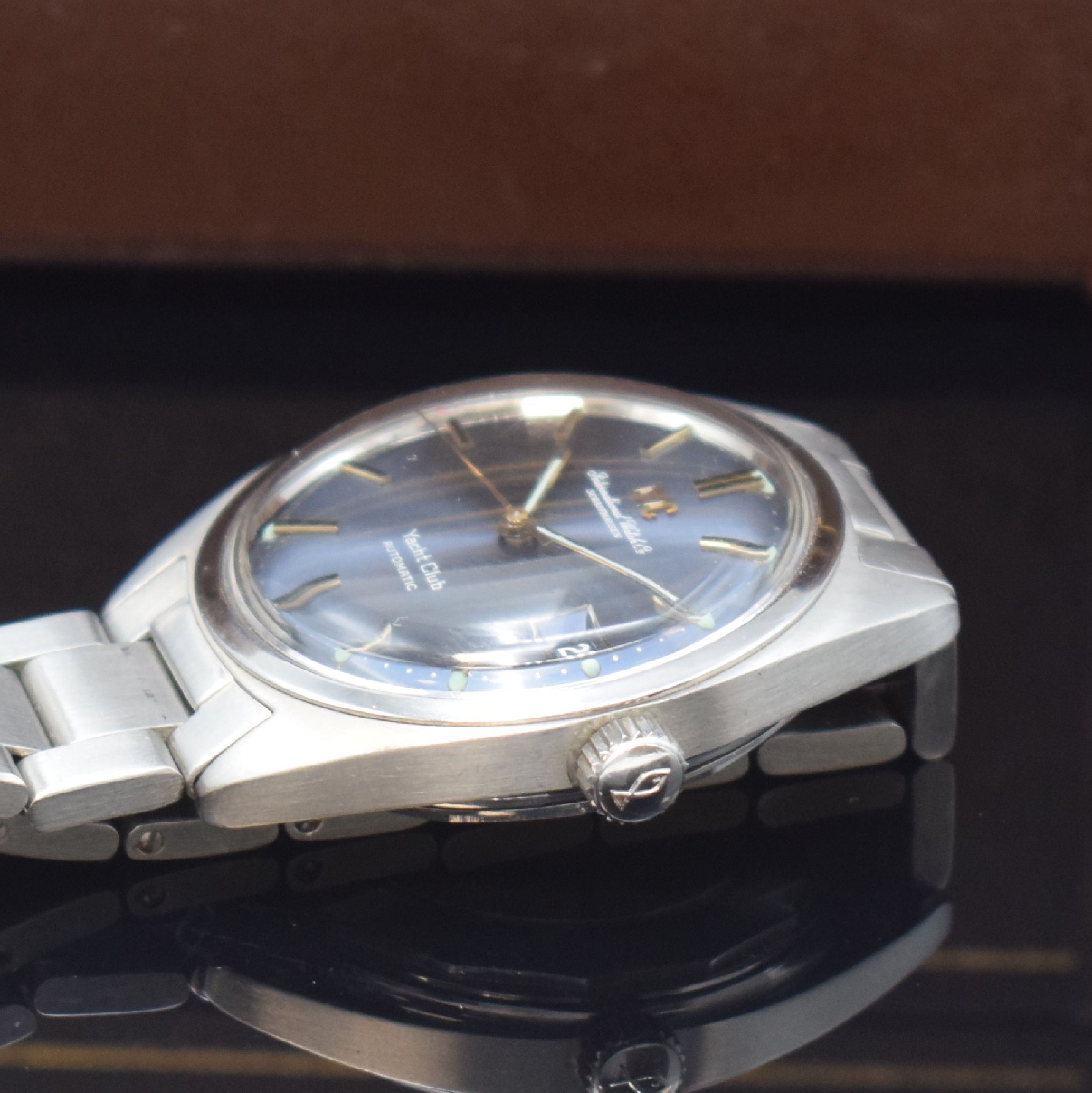 Detail c: IWC Yacht-Club Herrenarmbanduhr in Stahl Referenz 811 AD,, Schweiz um 1971, Automatik, verschr. Geh., Boden m. Widmung, orig. Gliederband m. ...