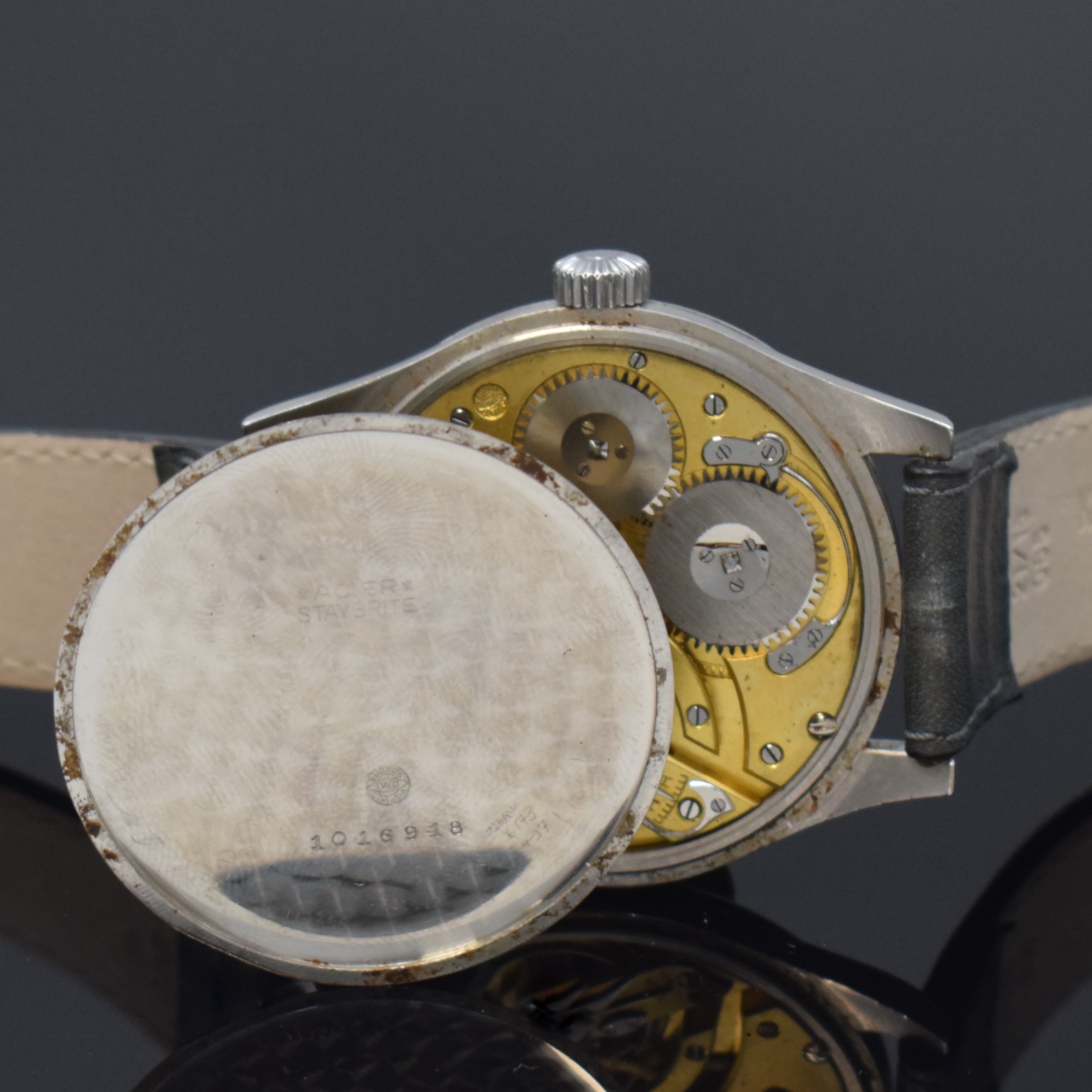 Detail f: IWC sehr seltene große Herrenarmbanduhr sogenannte Portugieser der 1. Generation, Schweiz um 1935, Handaufzug, Edelstahlgeh., Boden aufgedr., ...