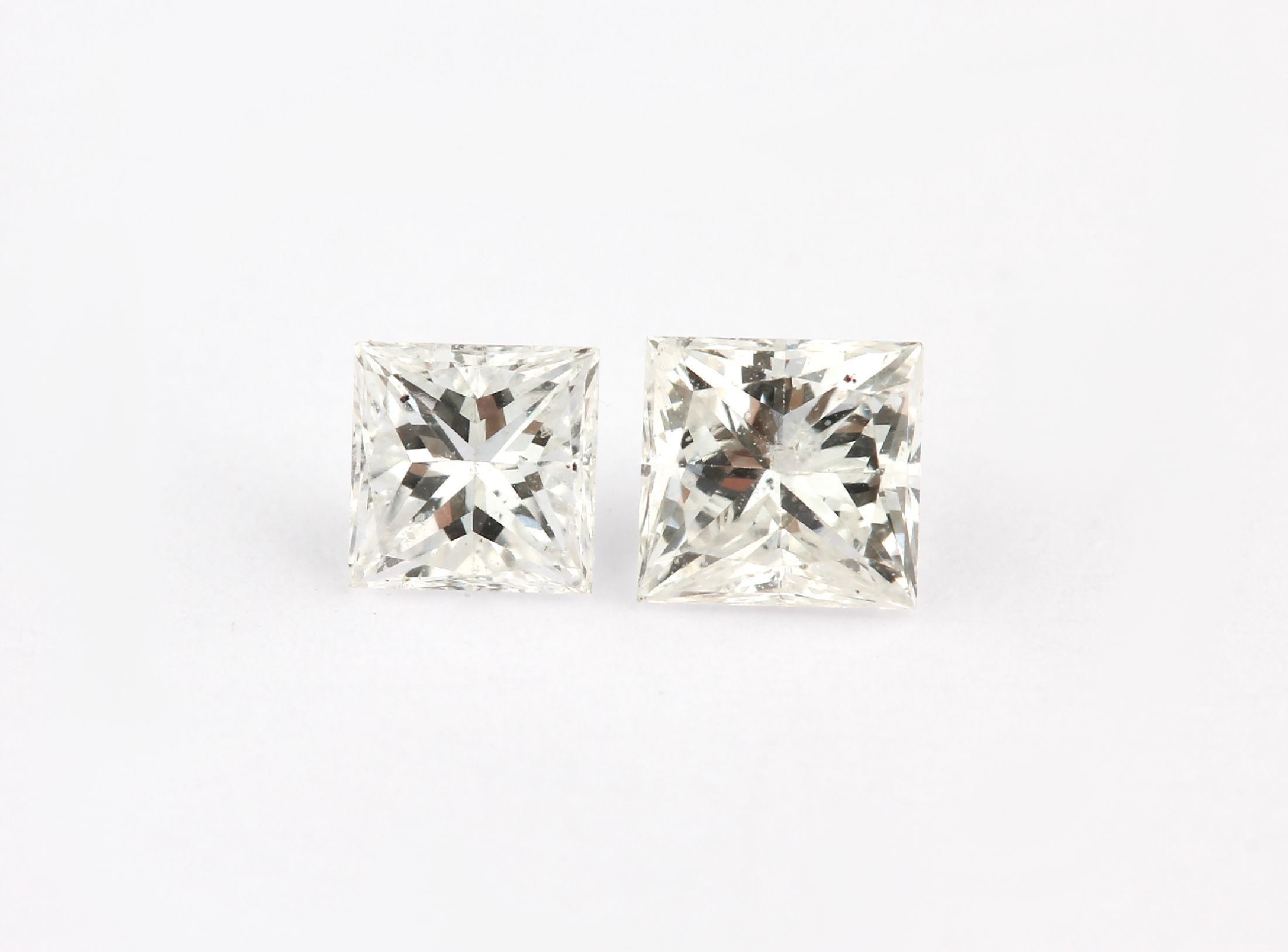 Detail a: Lot 24 lose Diamanten im Princesscut, ca. 3.91 ct feines Weiß-Weiß und l. get. Weiß/vs- si