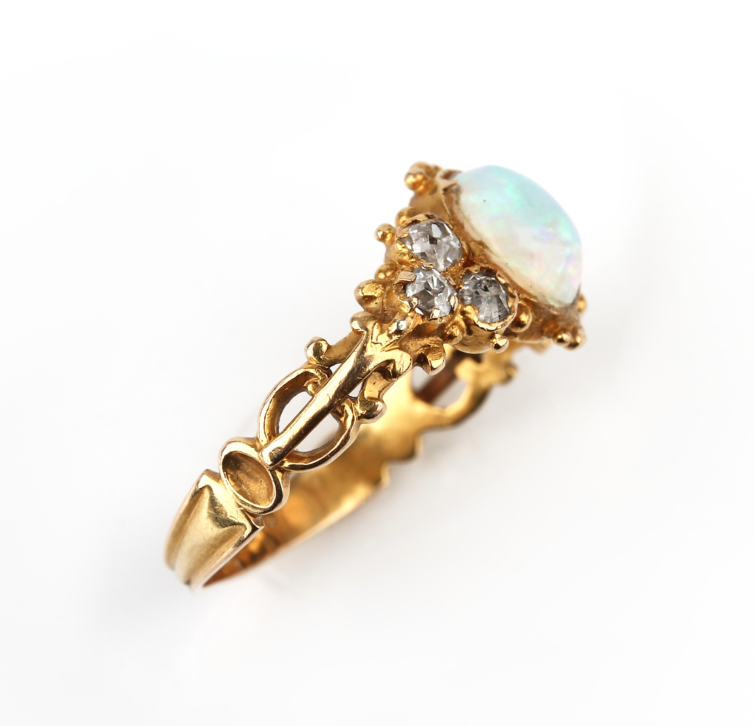 Detail d: 14 kt Gold Opal-Diamant-Ring, um 1870, GG 585/000 gepr., mittig ovaler Opal-Cabochon ca.0.40 ct, 5 Altschliffdiamanten und 1 Baguette (sek.) zus. ...